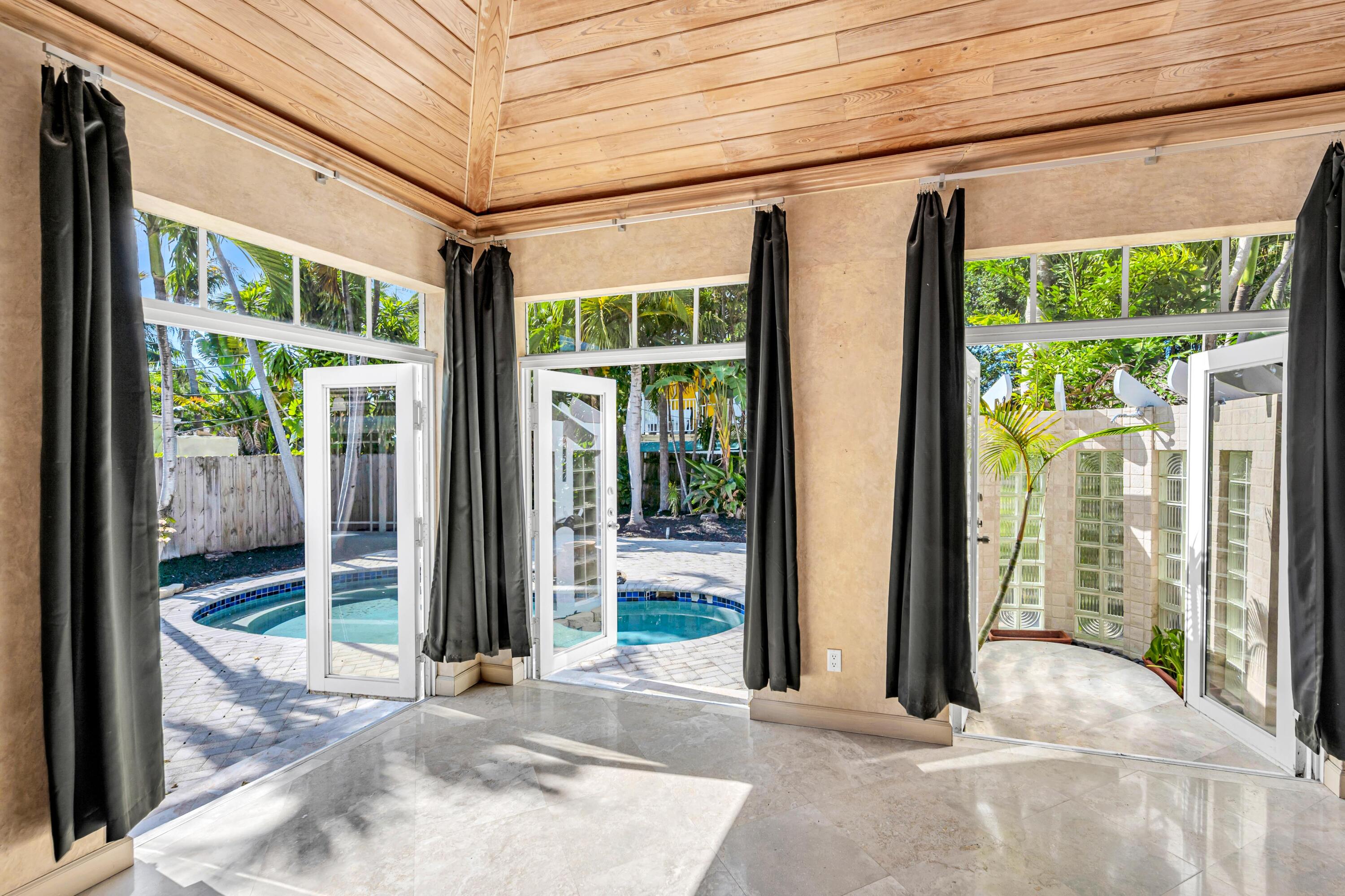 1413 NE 4th Fort Lauderdale, FL 33301