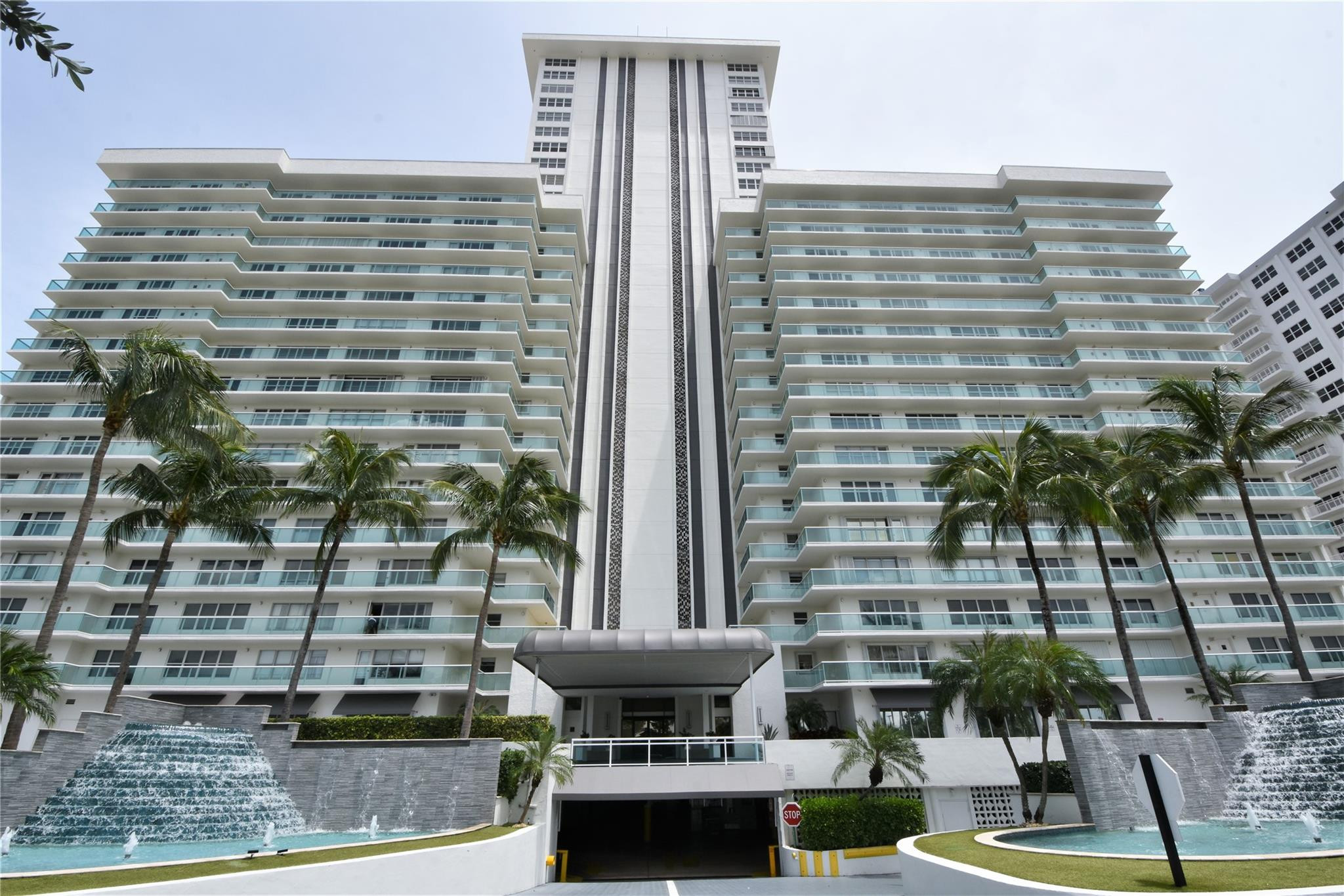 3900 Galt Ocean #810
