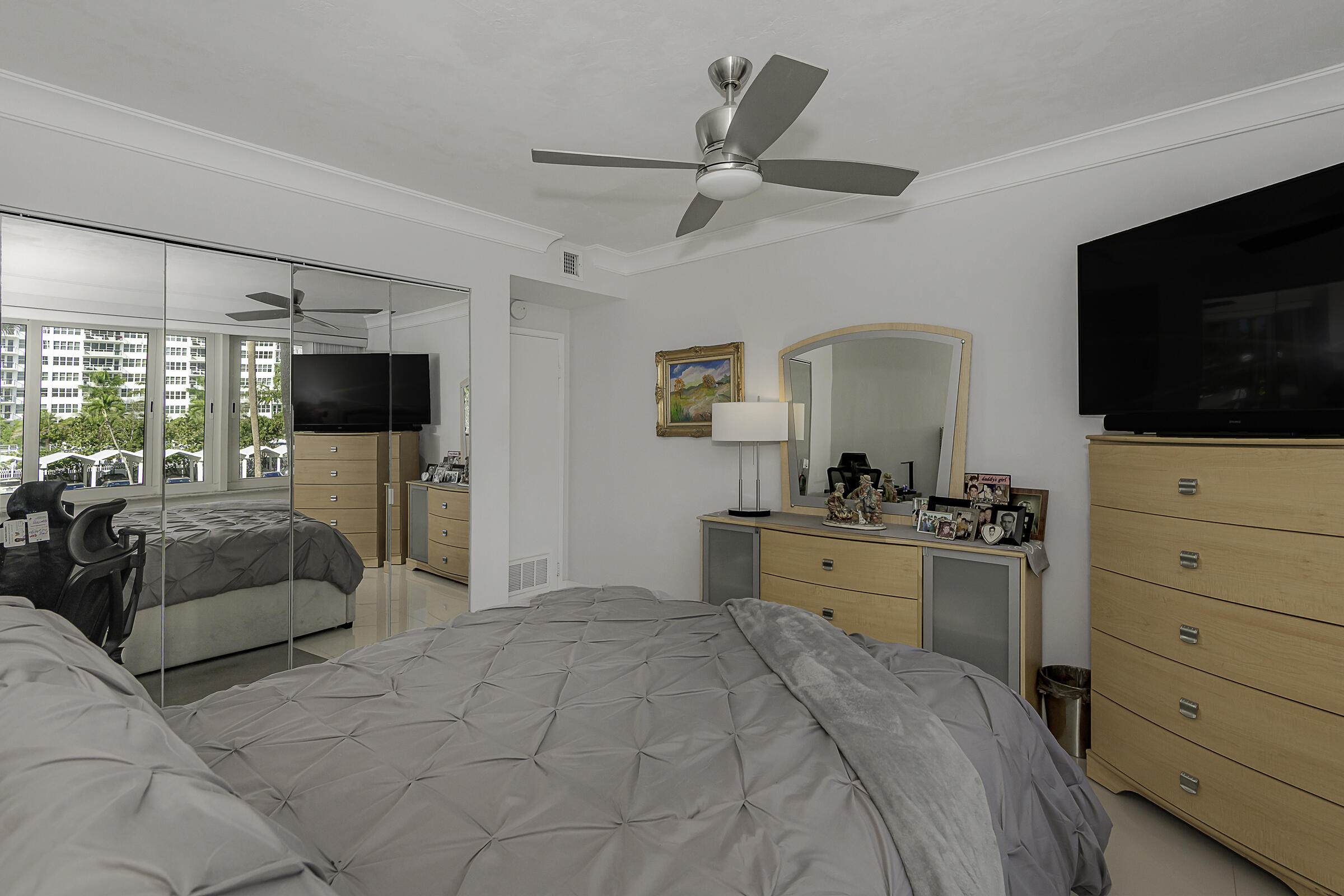 3233 NE 34th St #215 Fort Lauderdale, FL 33308
