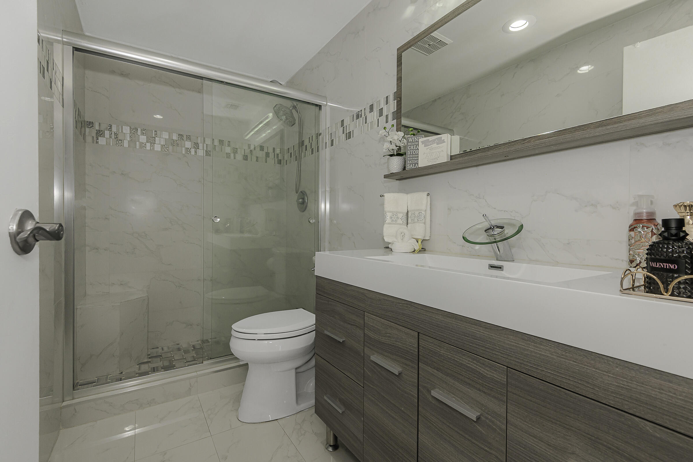 3233 NE 34th St #215 Fort Lauderdale, FL 33308