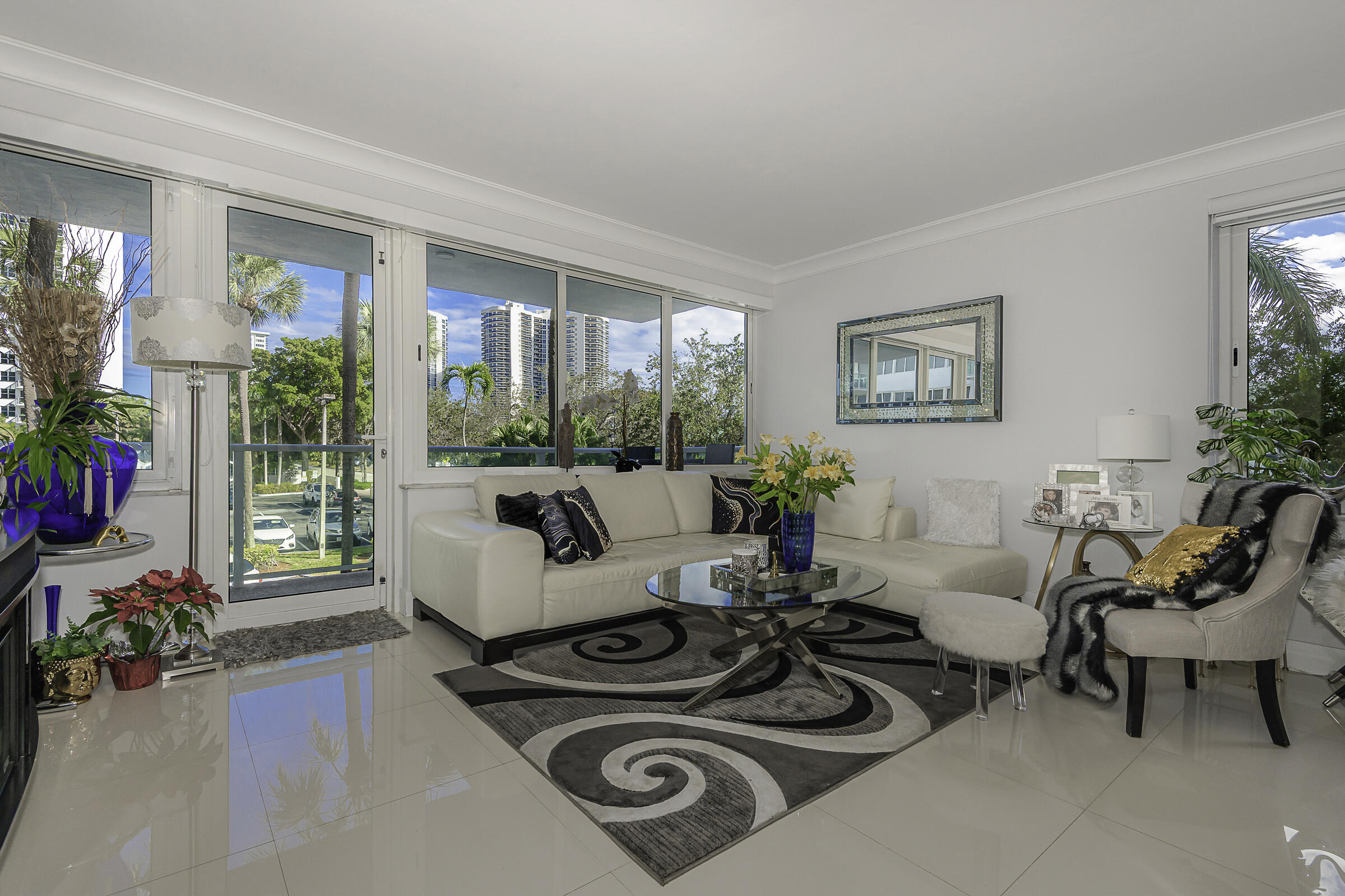 3233 NE 34th St #215 Fort Lauderdale, FL 33308