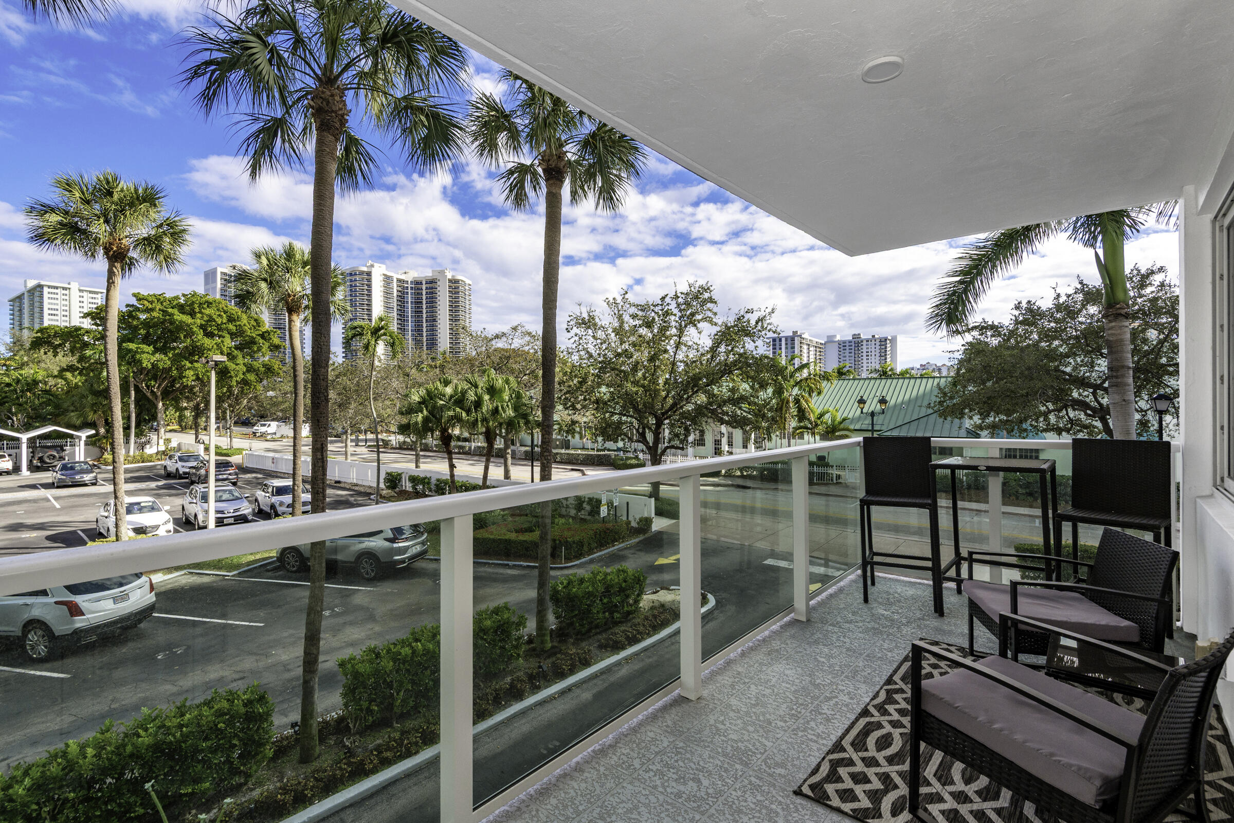 3233 NE 34th St #215 Fort Lauderdale, FL 33308