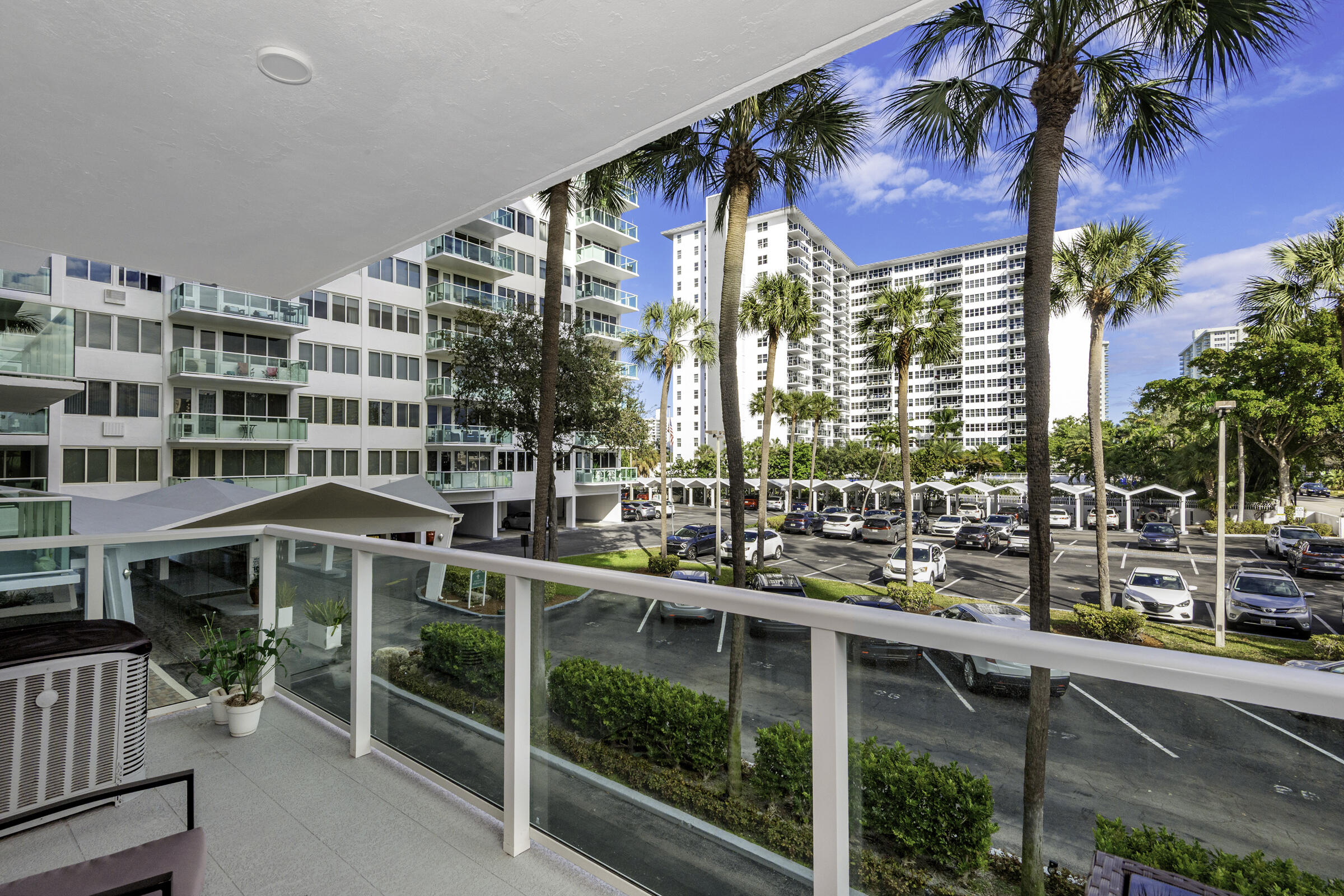 3233 NE 34th St #215 Fort Lauderdale, FL 33308