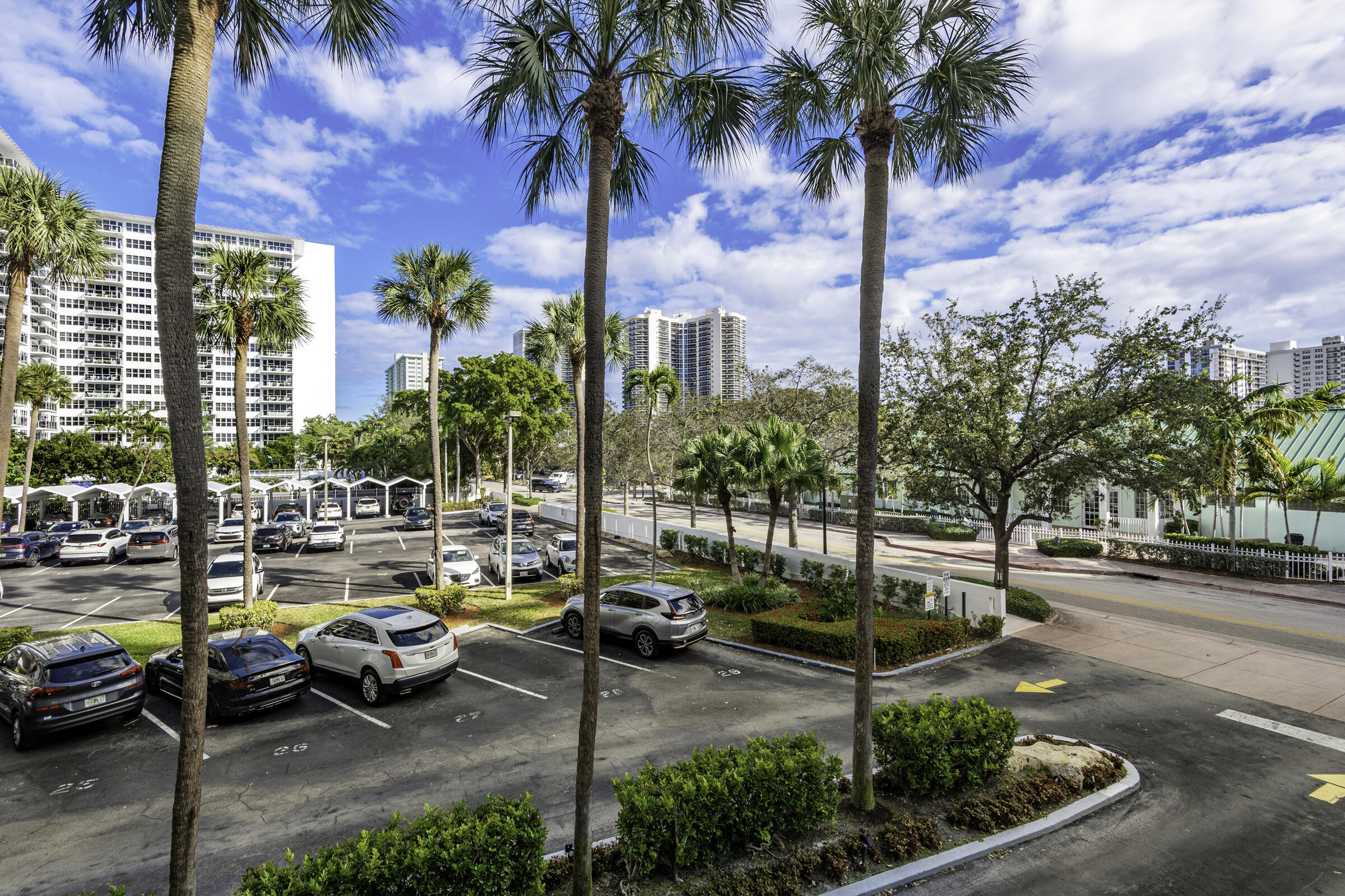 3233 NE 34th St #215 Fort Lauderdale, FL 33308