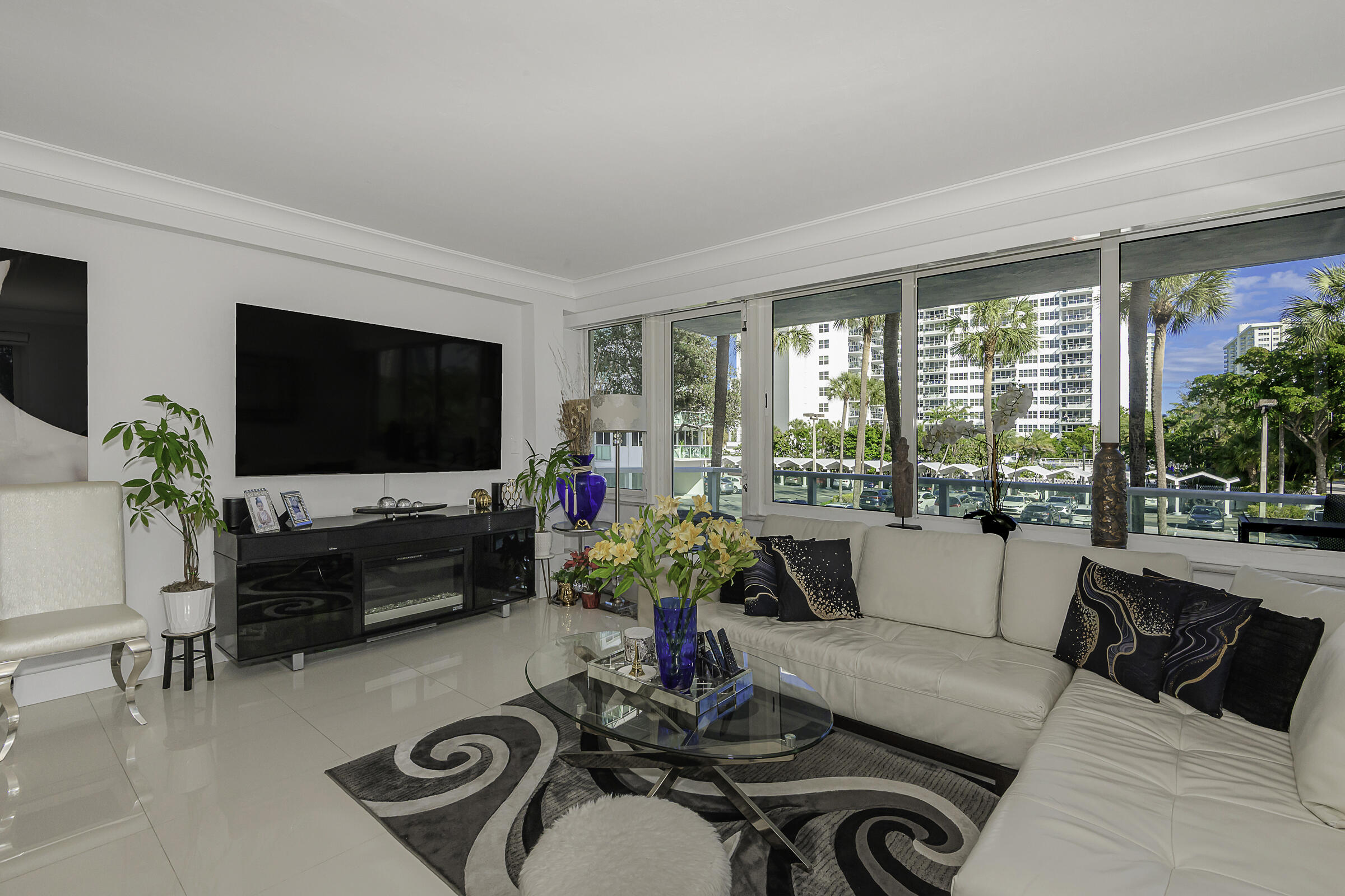 3233 NE 34th St #215 Fort Lauderdale, FL 33308