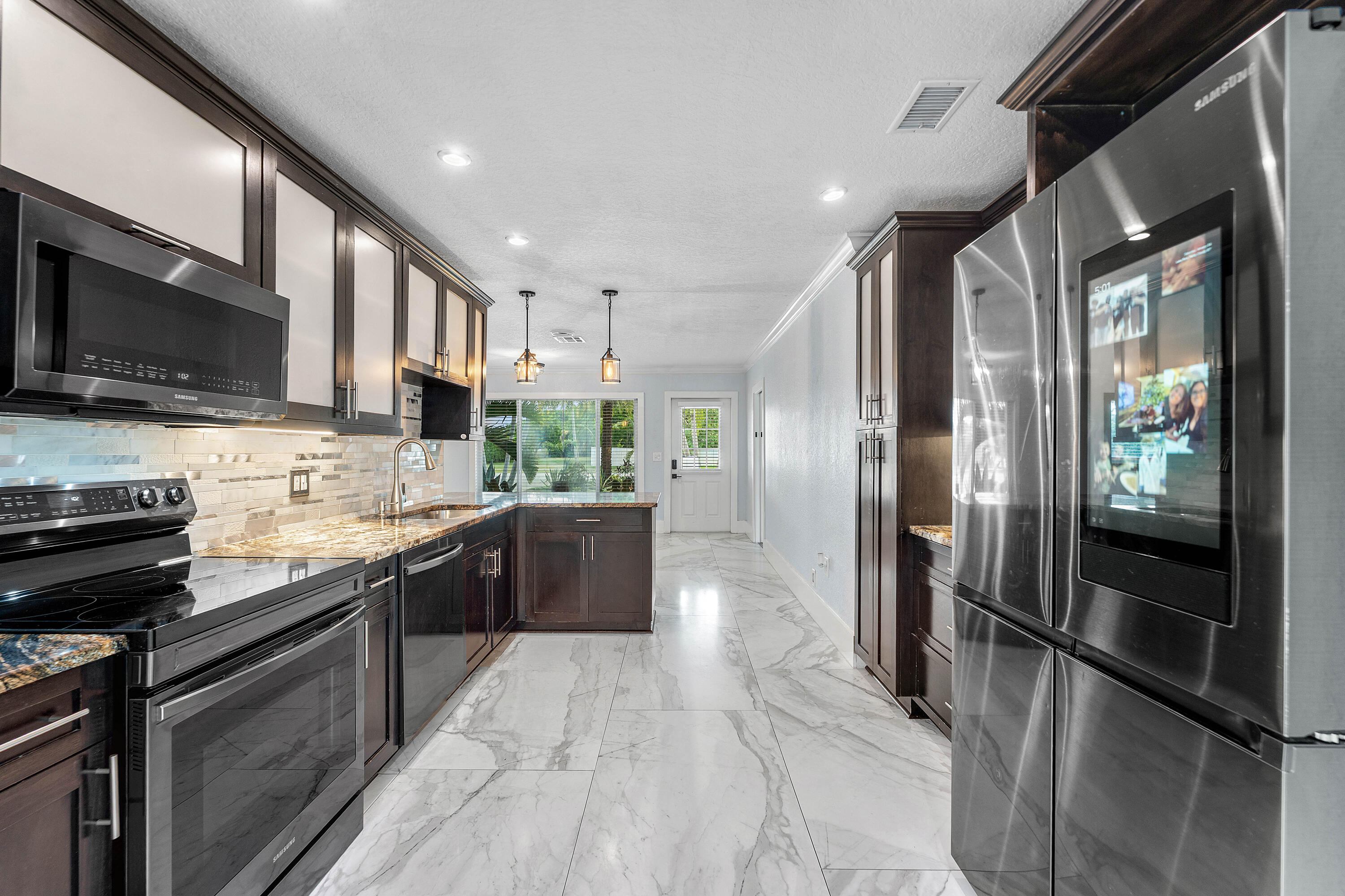 819 6th Lake Park, FL 33403