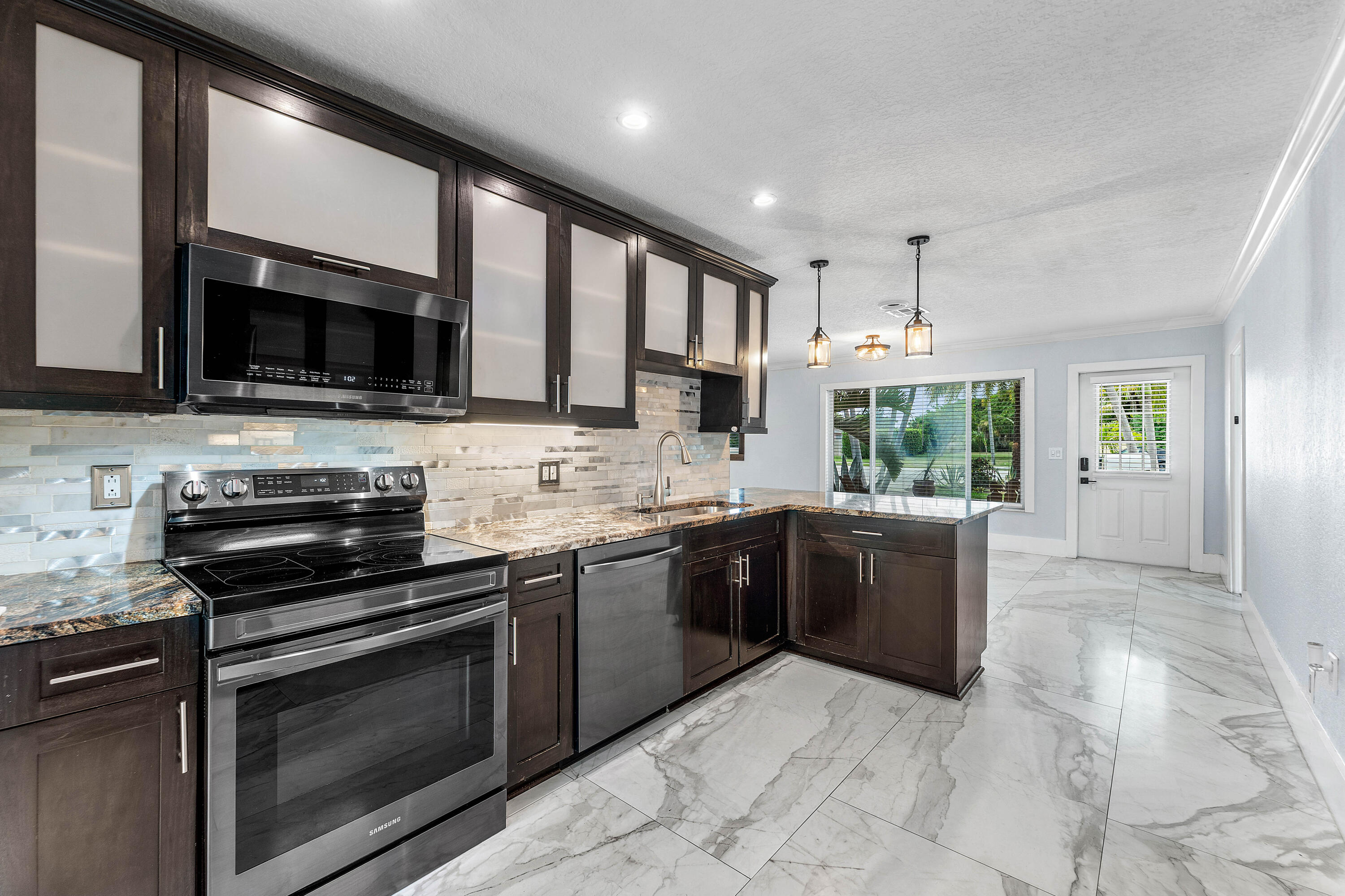 819 6th Lake Park, FL 33403