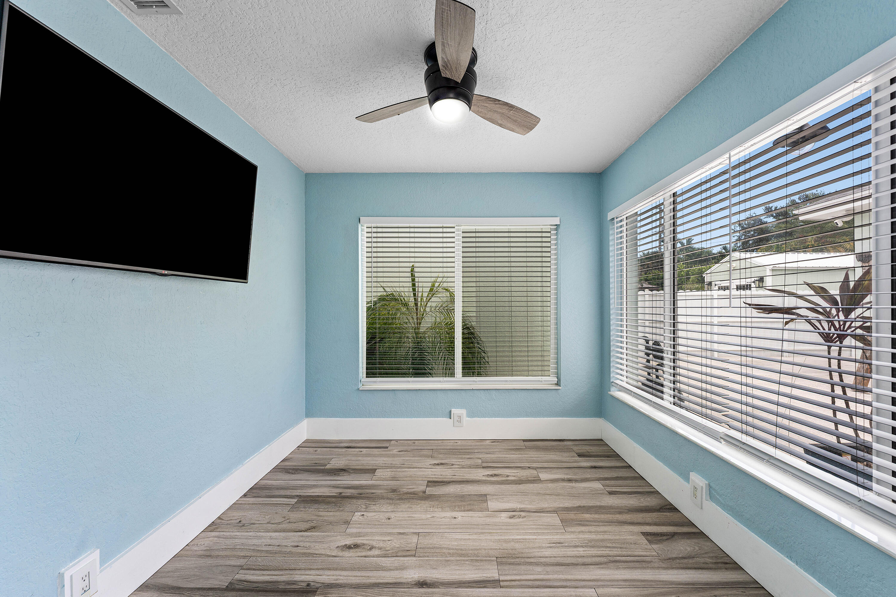 819 6th Lake Park, FL 33403