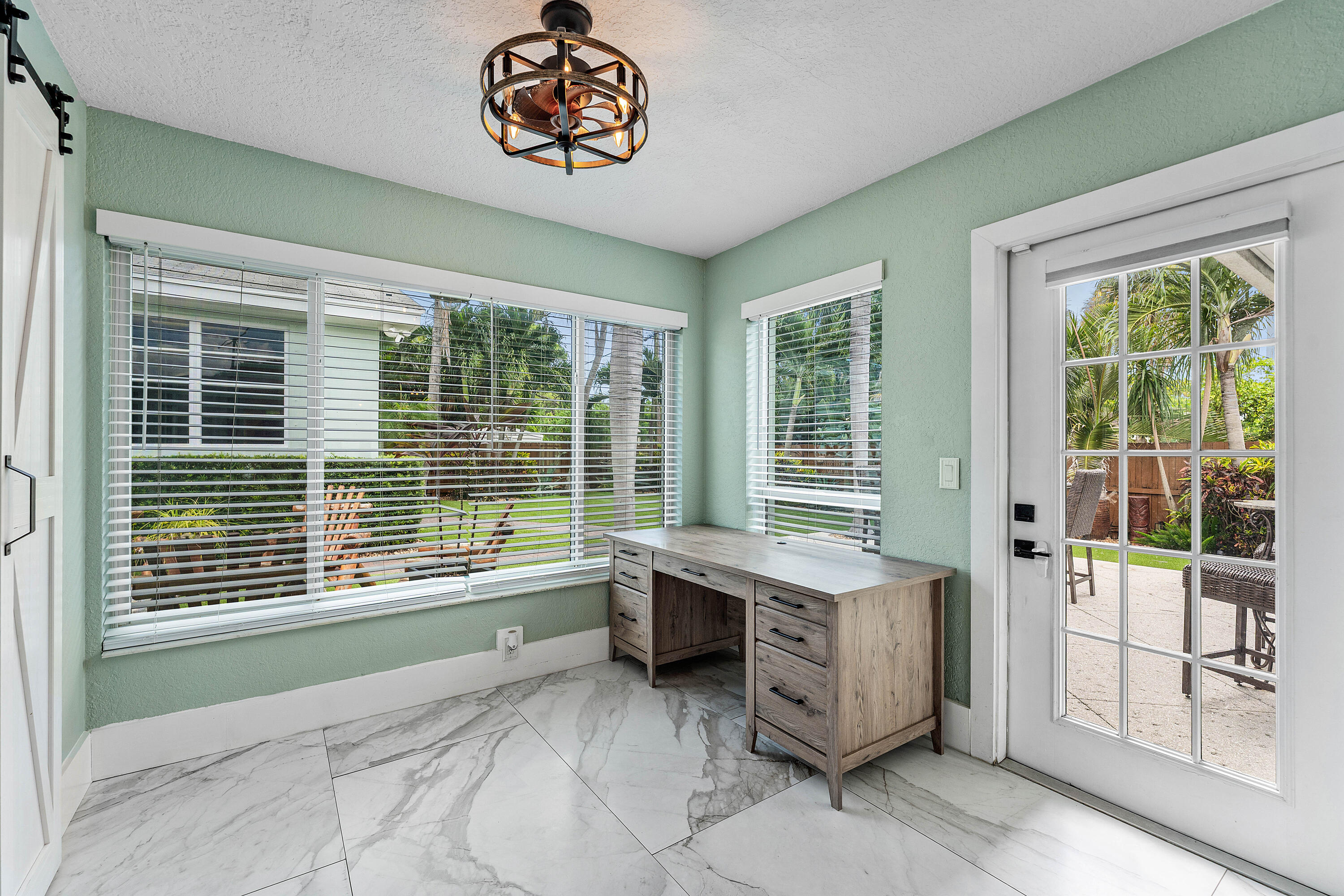 819 6th Lake Park, FL 33403
