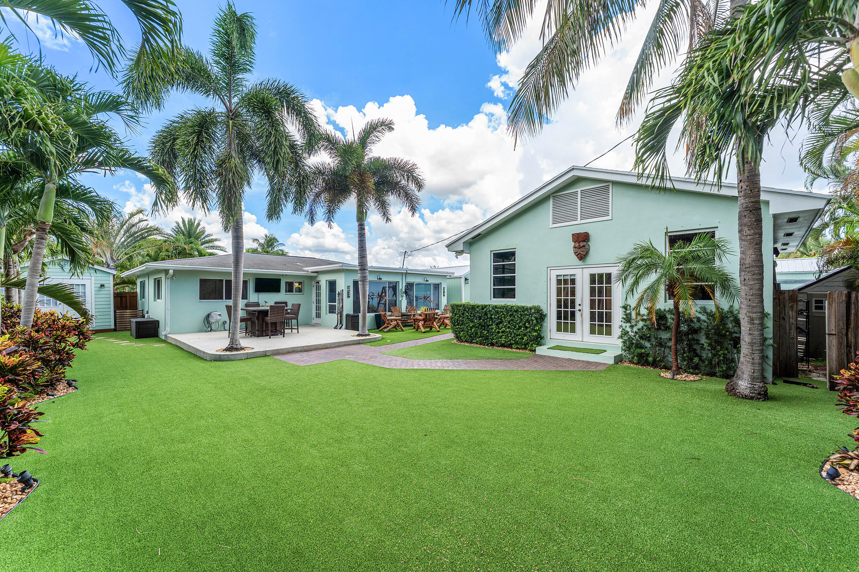 819 6th Lake Park, FL 33403