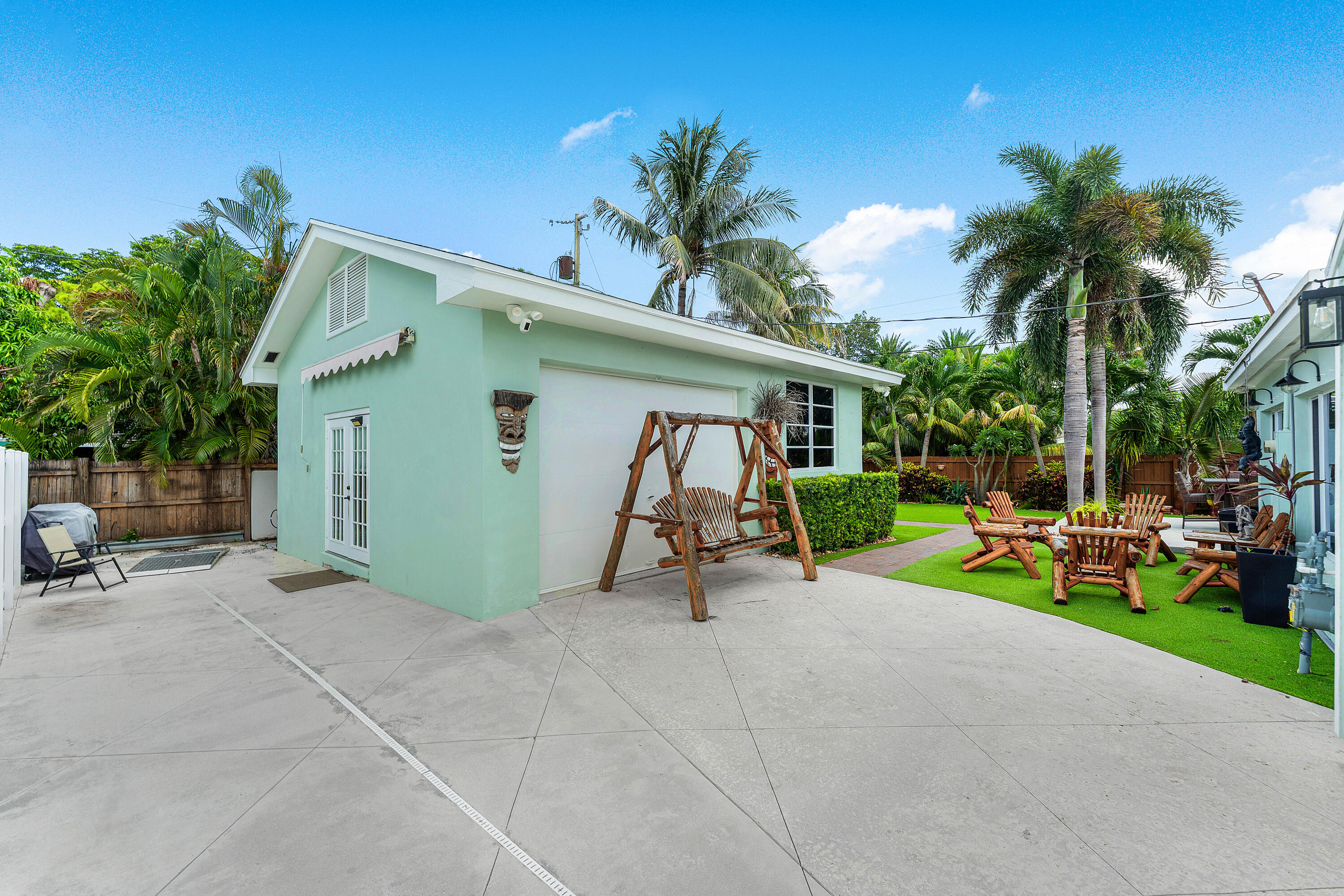 819 6th Lake Park, FL 33403