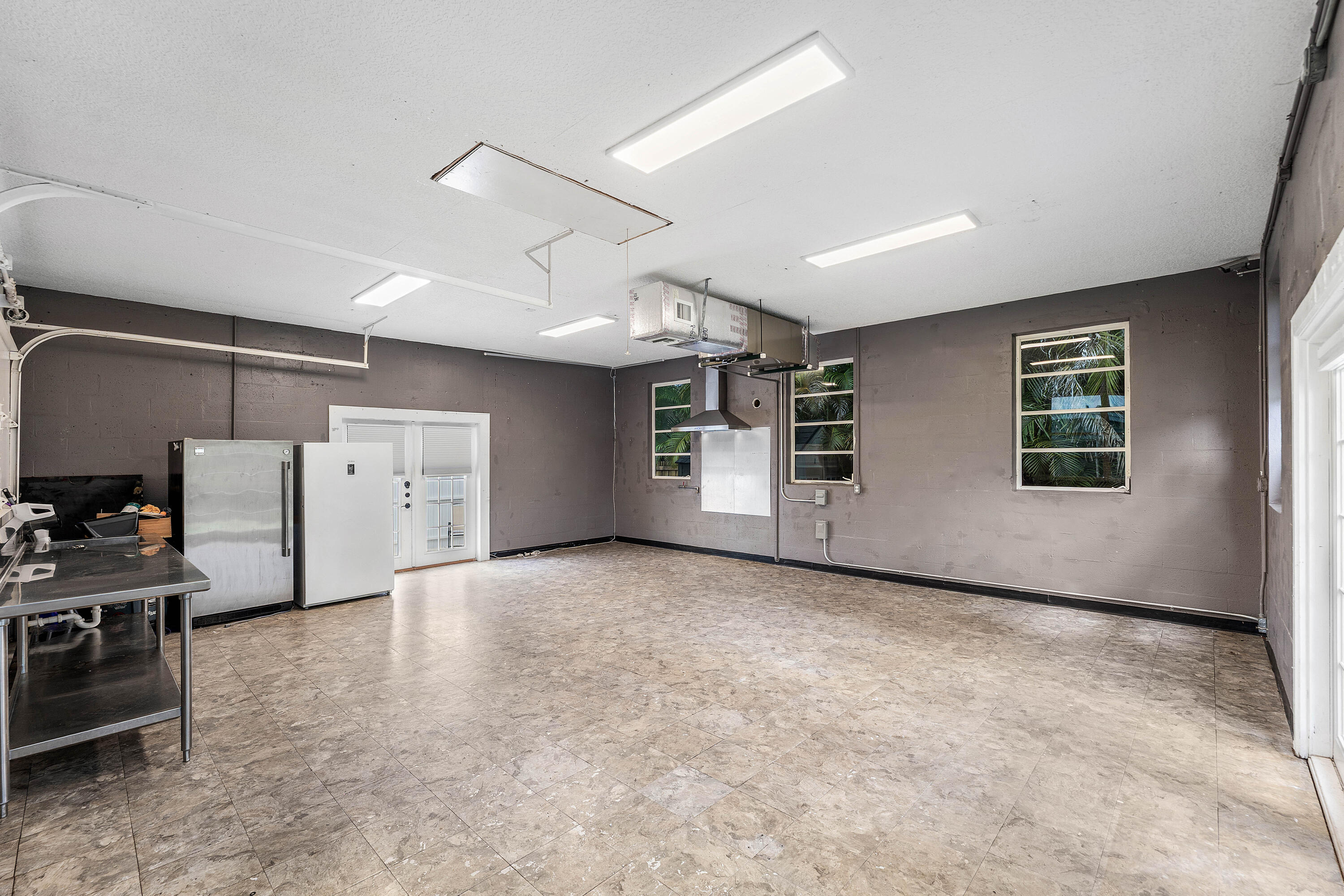819 6th Lake Park, FL 33403