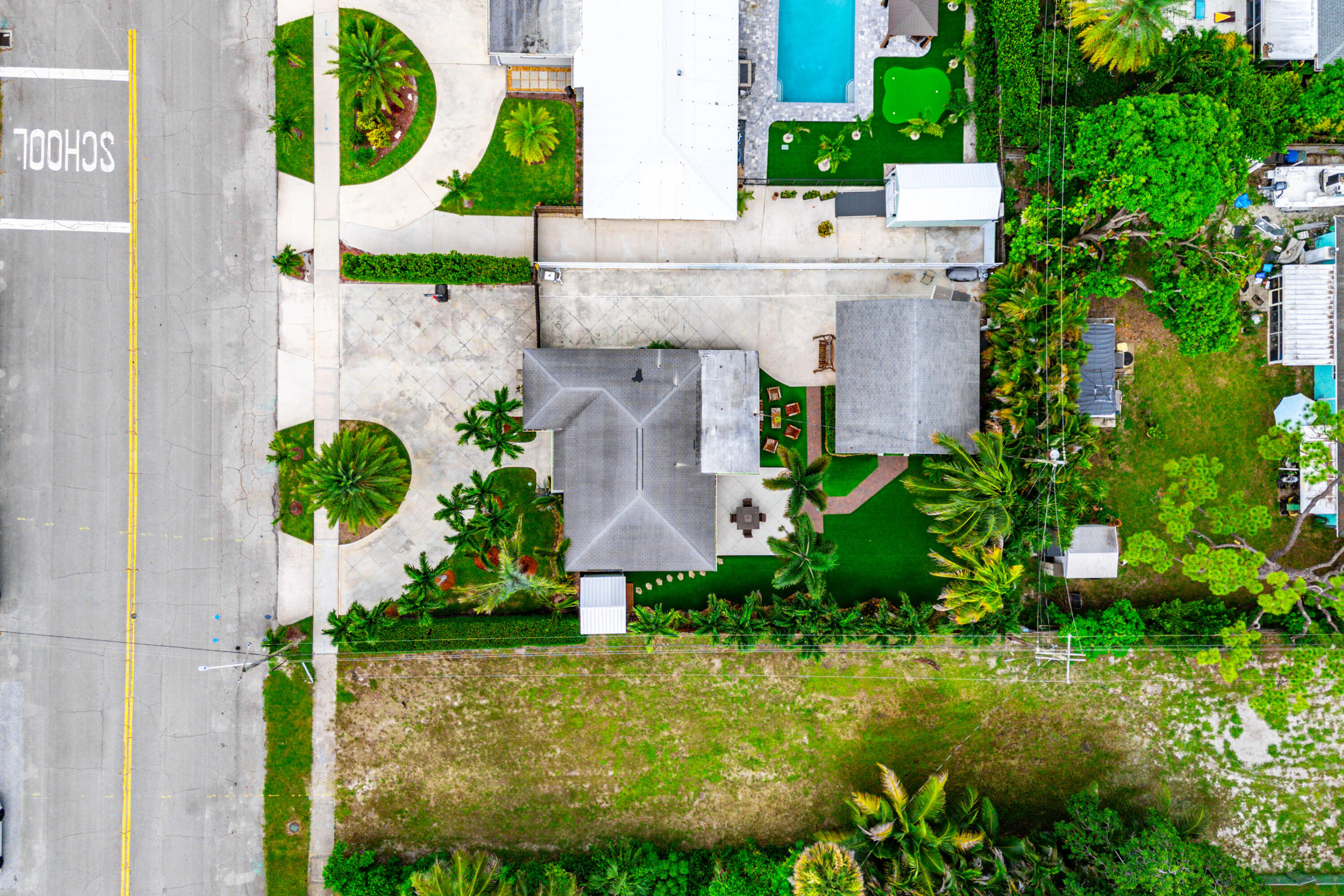 819 6th Lake Park, FL 33403