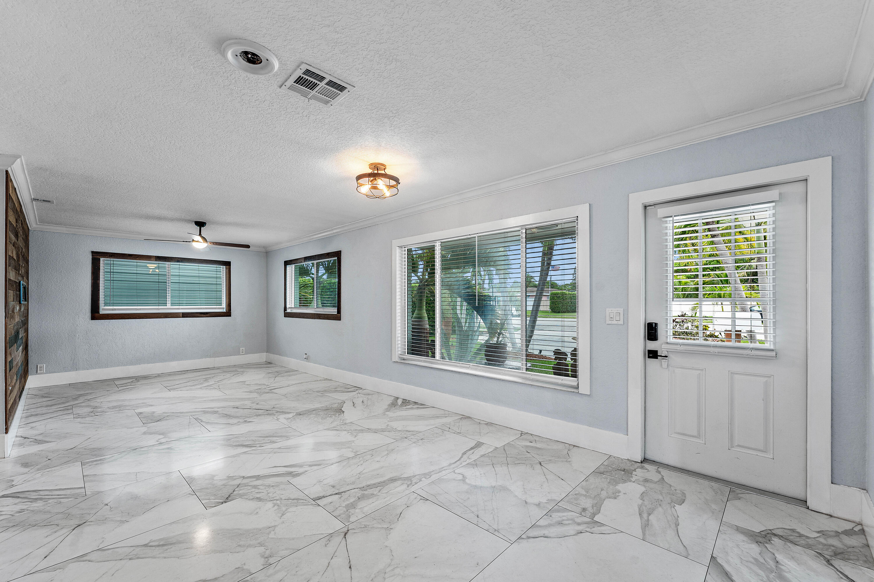 819 6th Lake Park, FL 33403