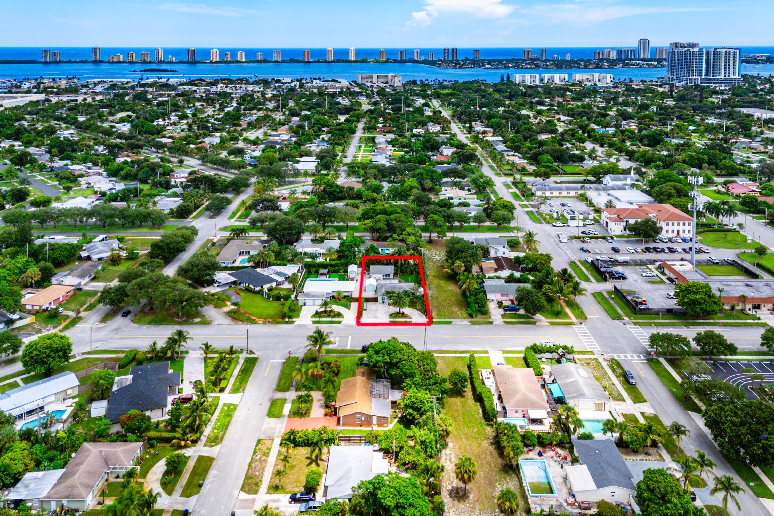 819 6th Lake Park, FL 33403
