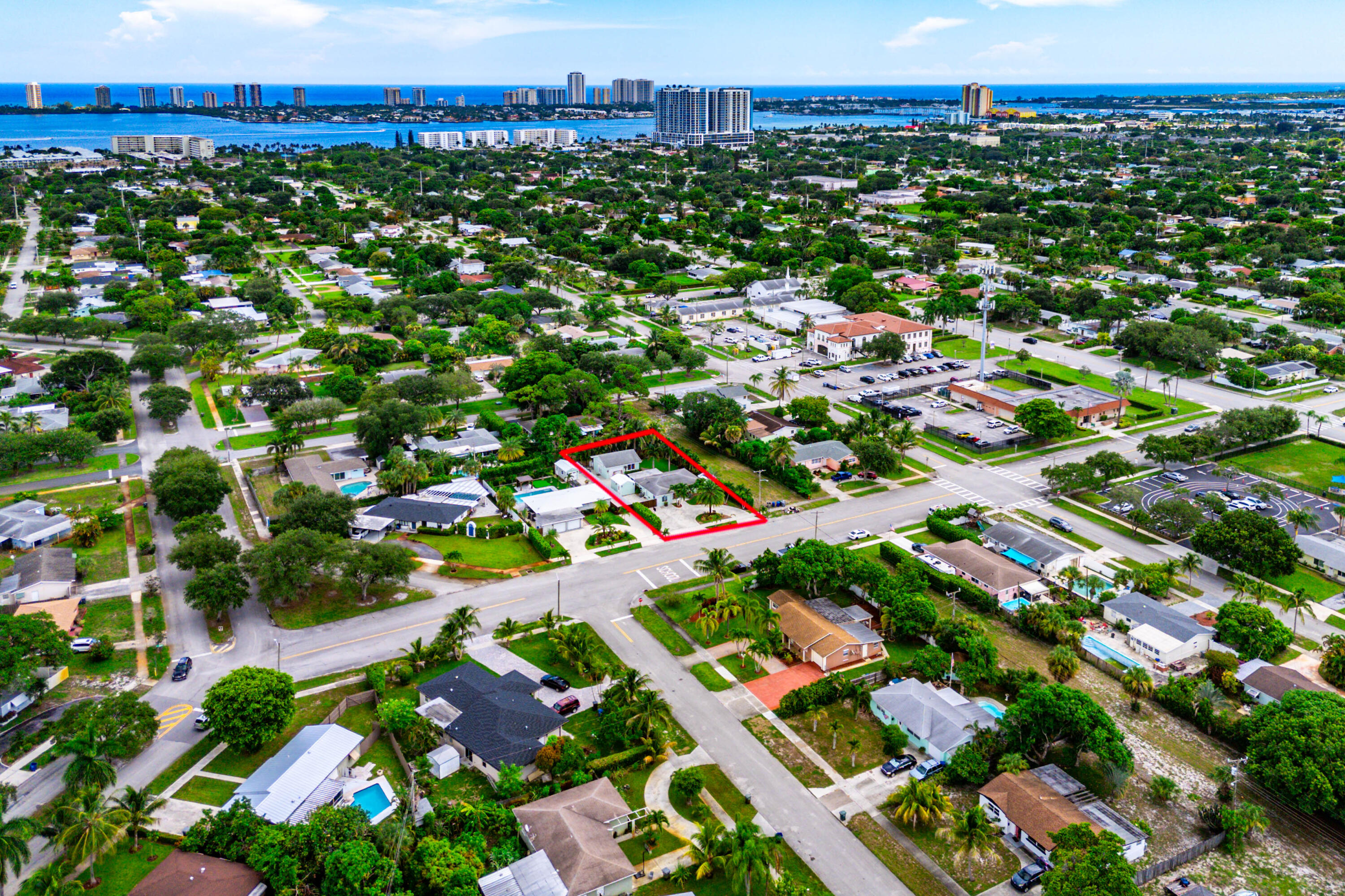 819 6th Lake Park, FL 33403