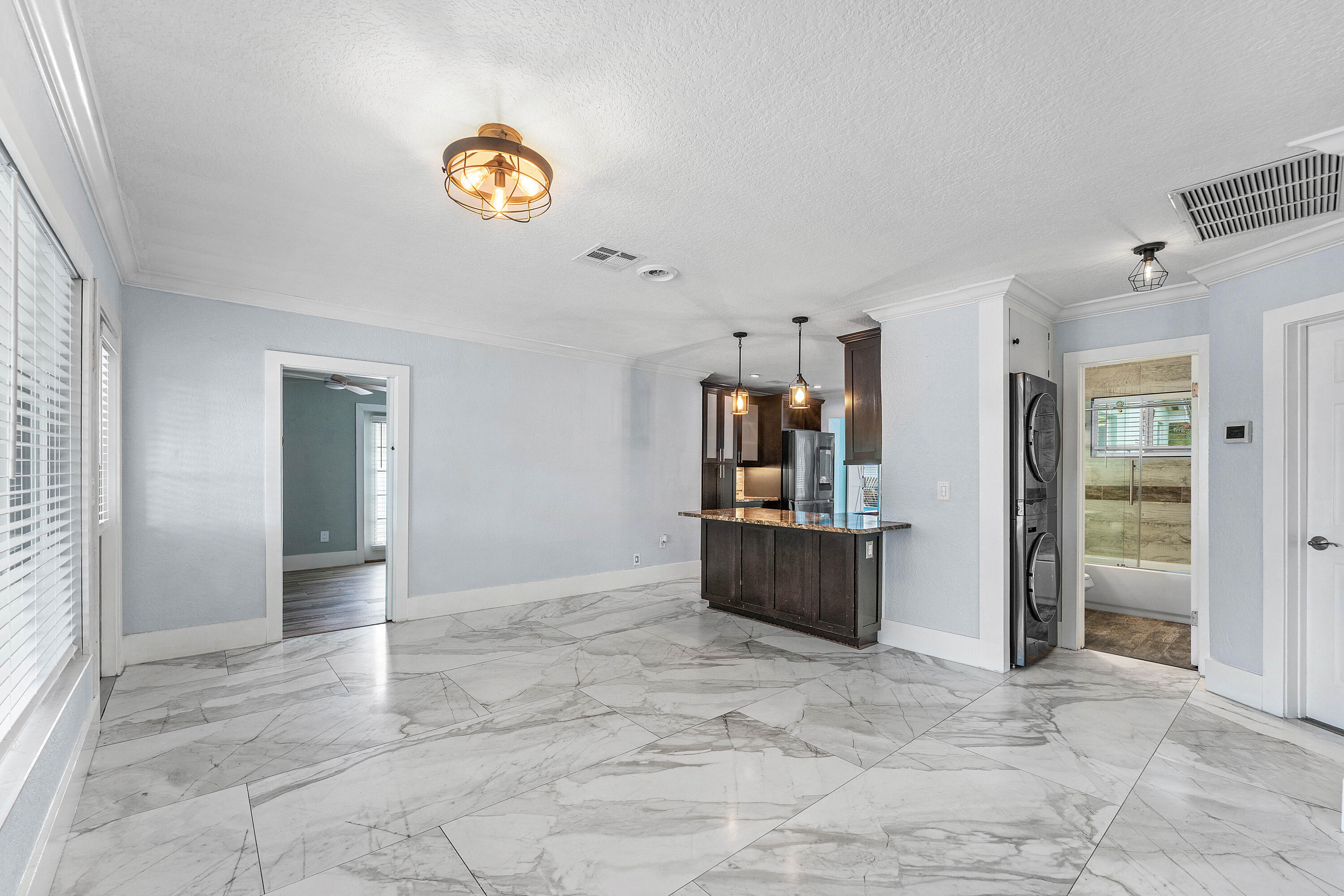 819 6th Lake Park, FL 33403