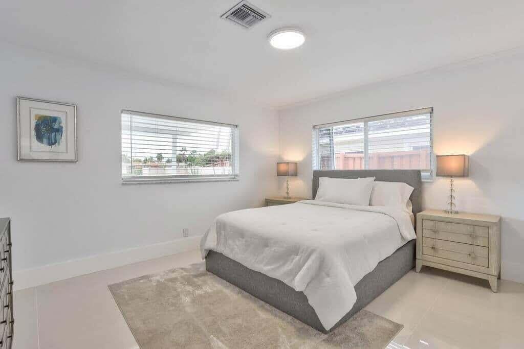 1631 Poinsettia Fort Lauderdale, FL 33305