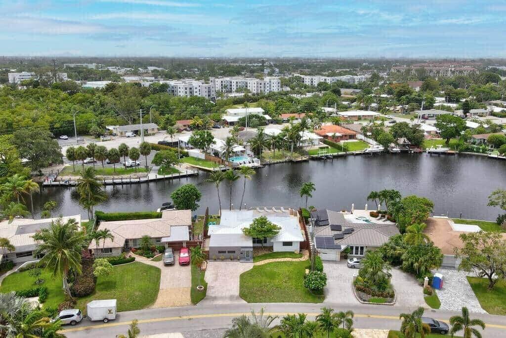 1631 Poinsettia Fort Lauderdale, FL 33305