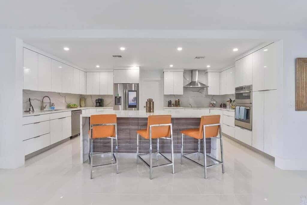 1631 Poinsettia Fort Lauderdale, FL 33305