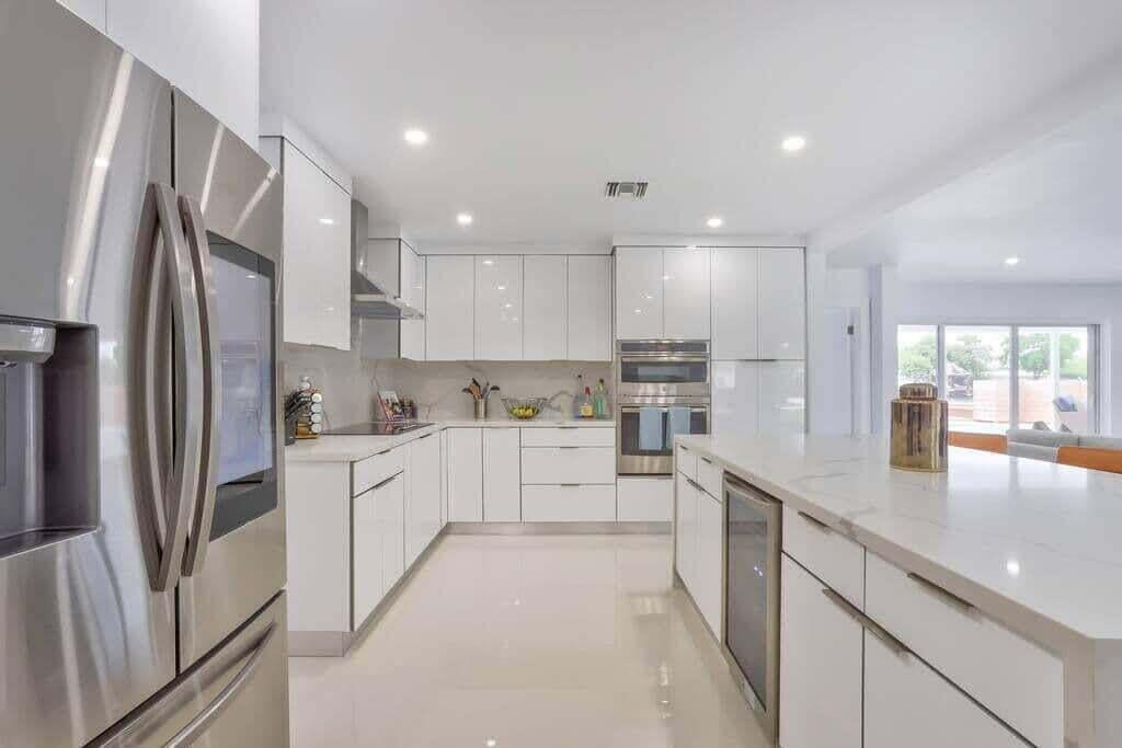 1631 Poinsettia Fort Lauderdale, FL 33305