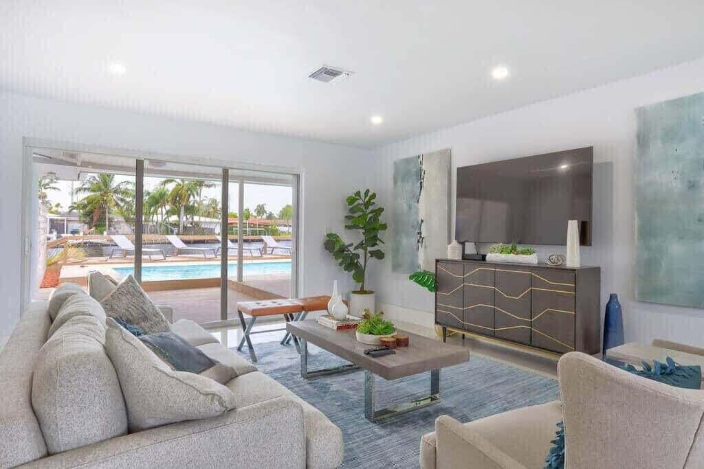 1631 Poinsettia Fort Lauderdale, FL 33305