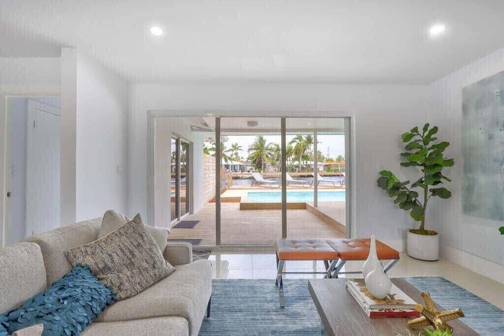 1631 Poinsettia Fort Lauderdale, FL 33305