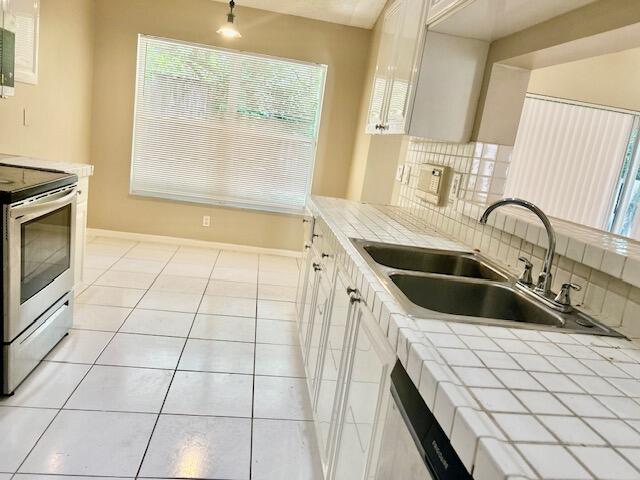 7570 NW 47th Ave Coconut Creek, FL 33073