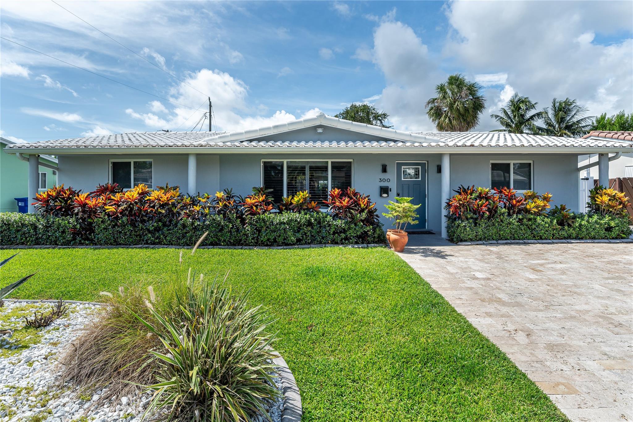 300 SE 8th Ct