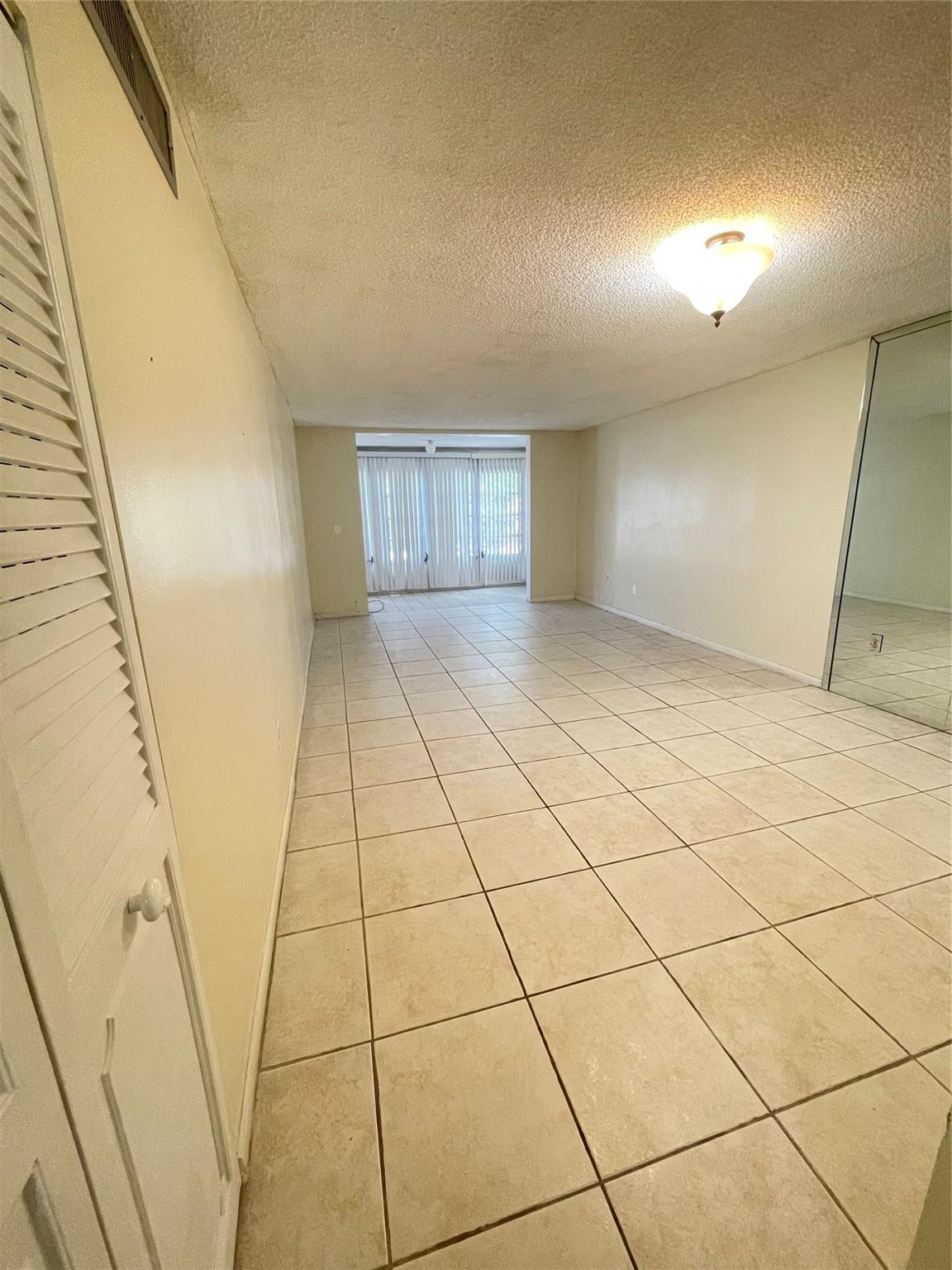 2840 Somerset Dr #212M
