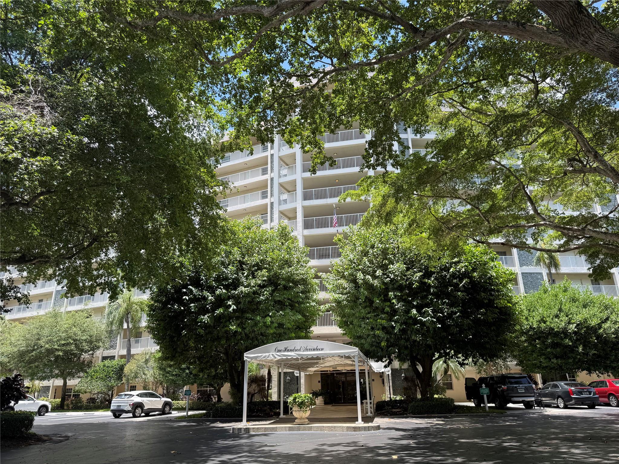 3499 Oaks Way #506