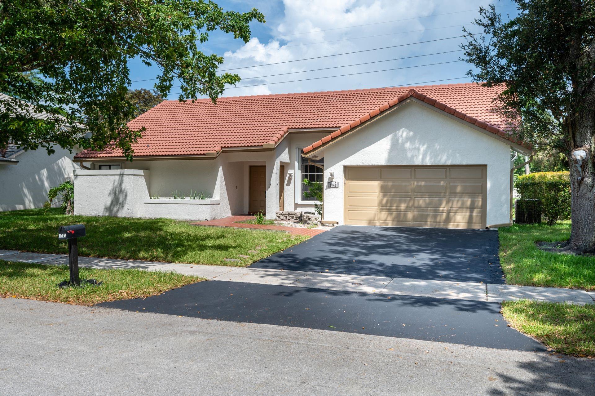 1041 Amherst Ave