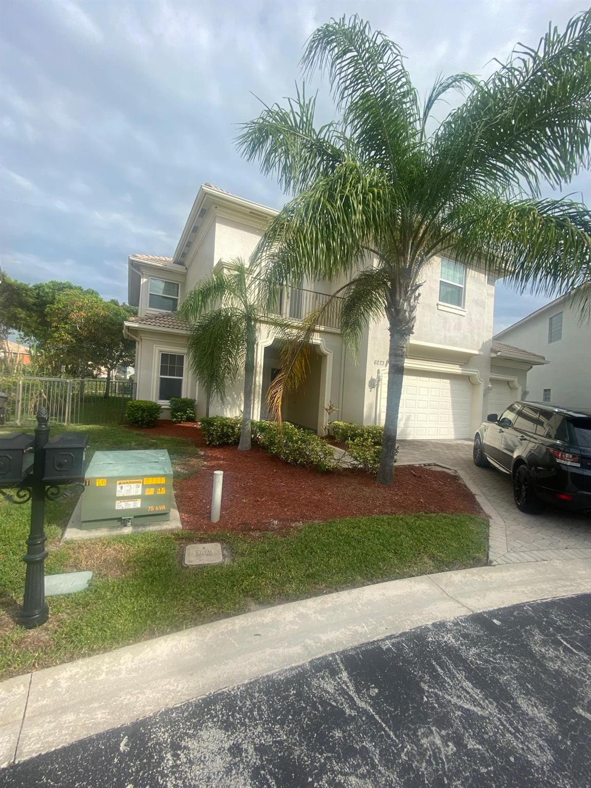 6273 Paradise Cv