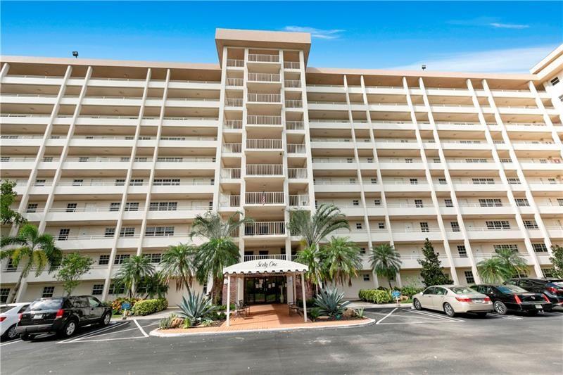 575 Oaks Ln #403