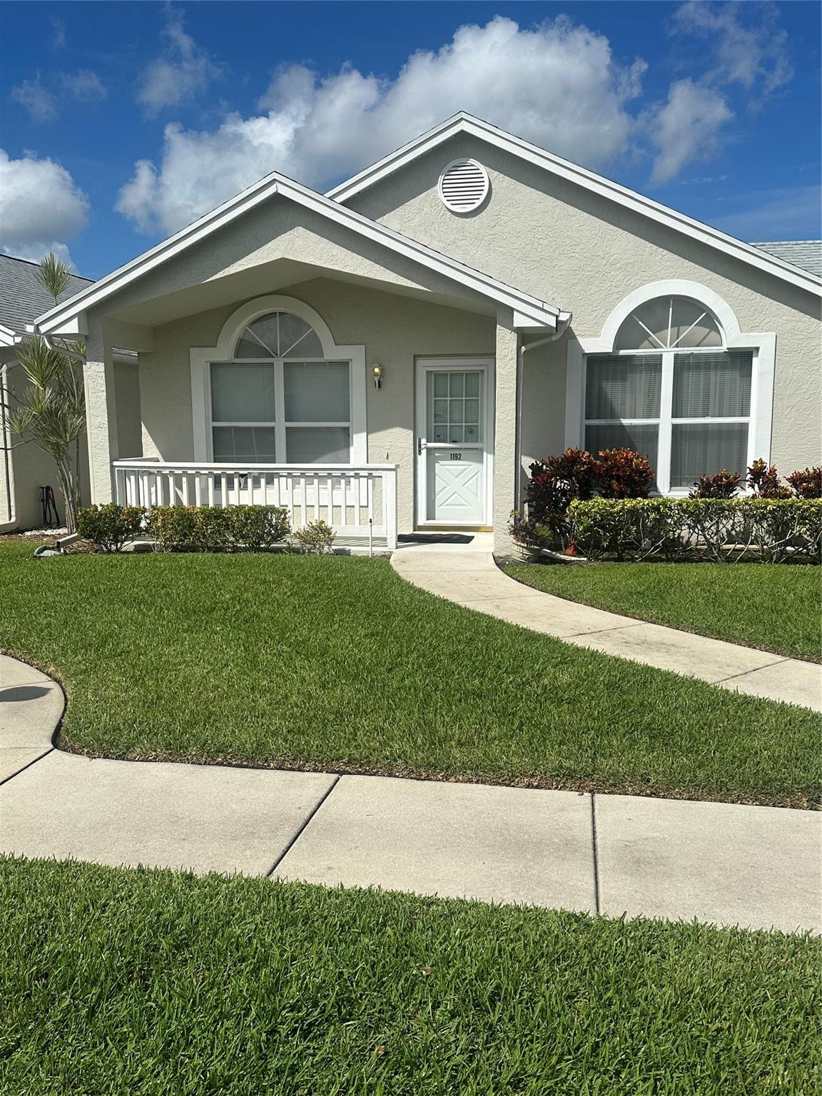 1192 Nw Lombardy Dr