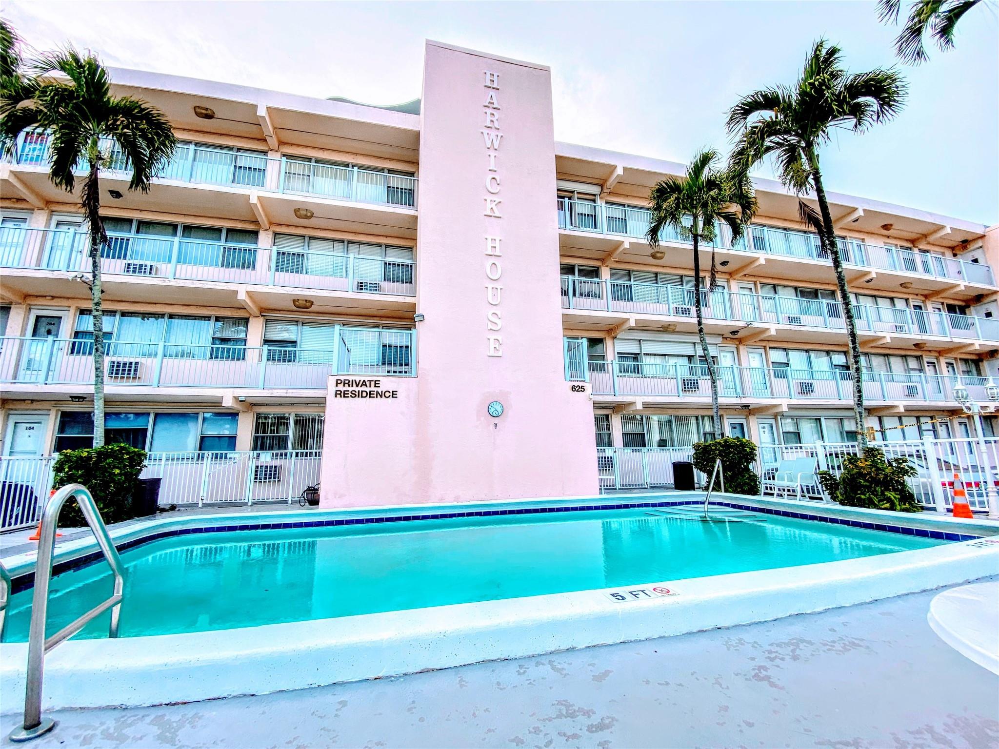 625 Antioch Ave #305