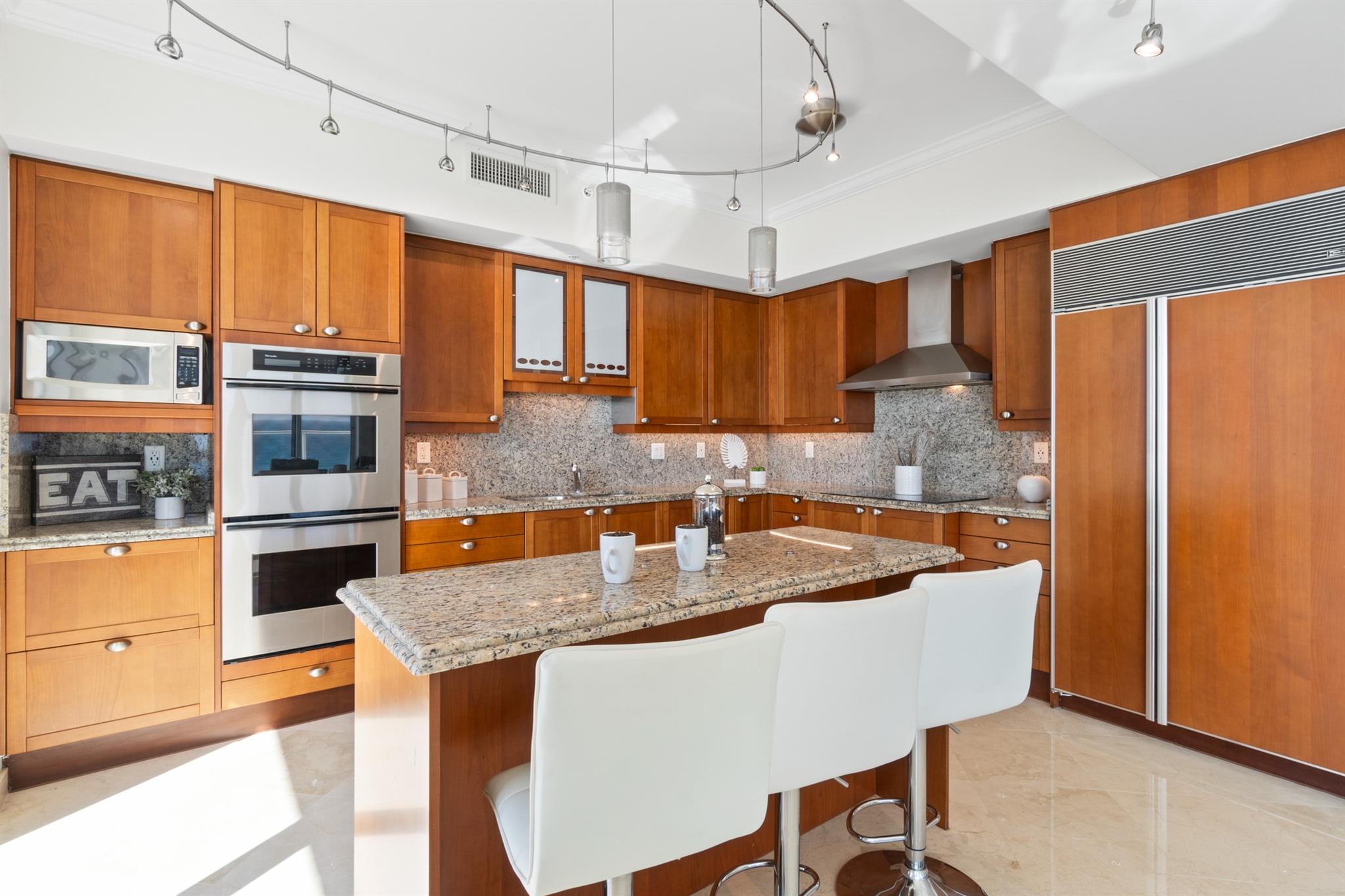 1063 Hillsboro Mile #501 Hillsboro Beach, FL 33062