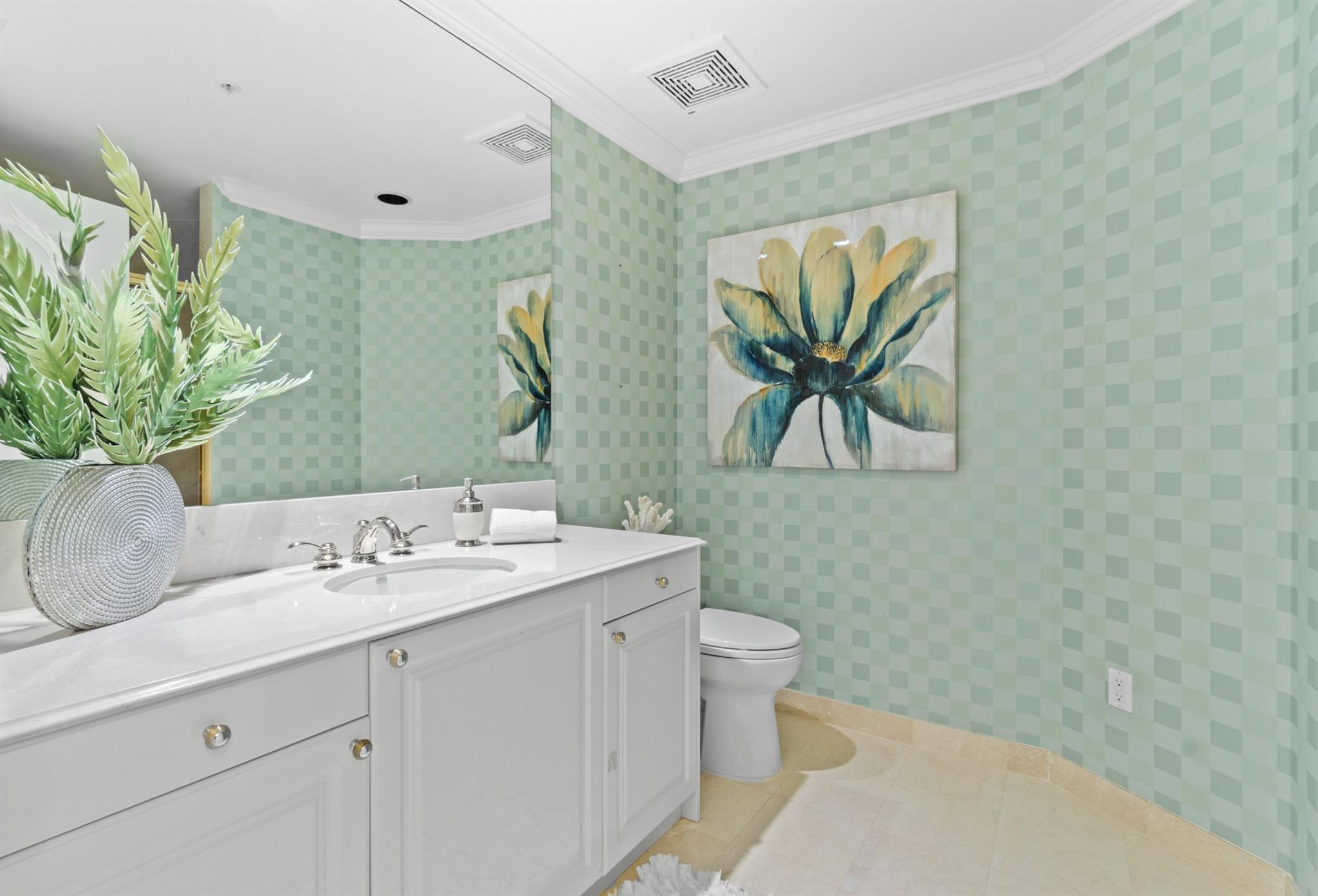 1063 Hillsboro Mile #501 Hillsboro Beach, FL 33062