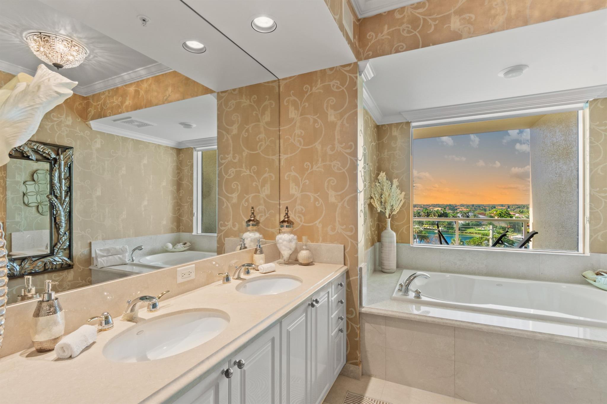 1063 Hillsboro Mile #501 Hillsboro Beach, FL 33062