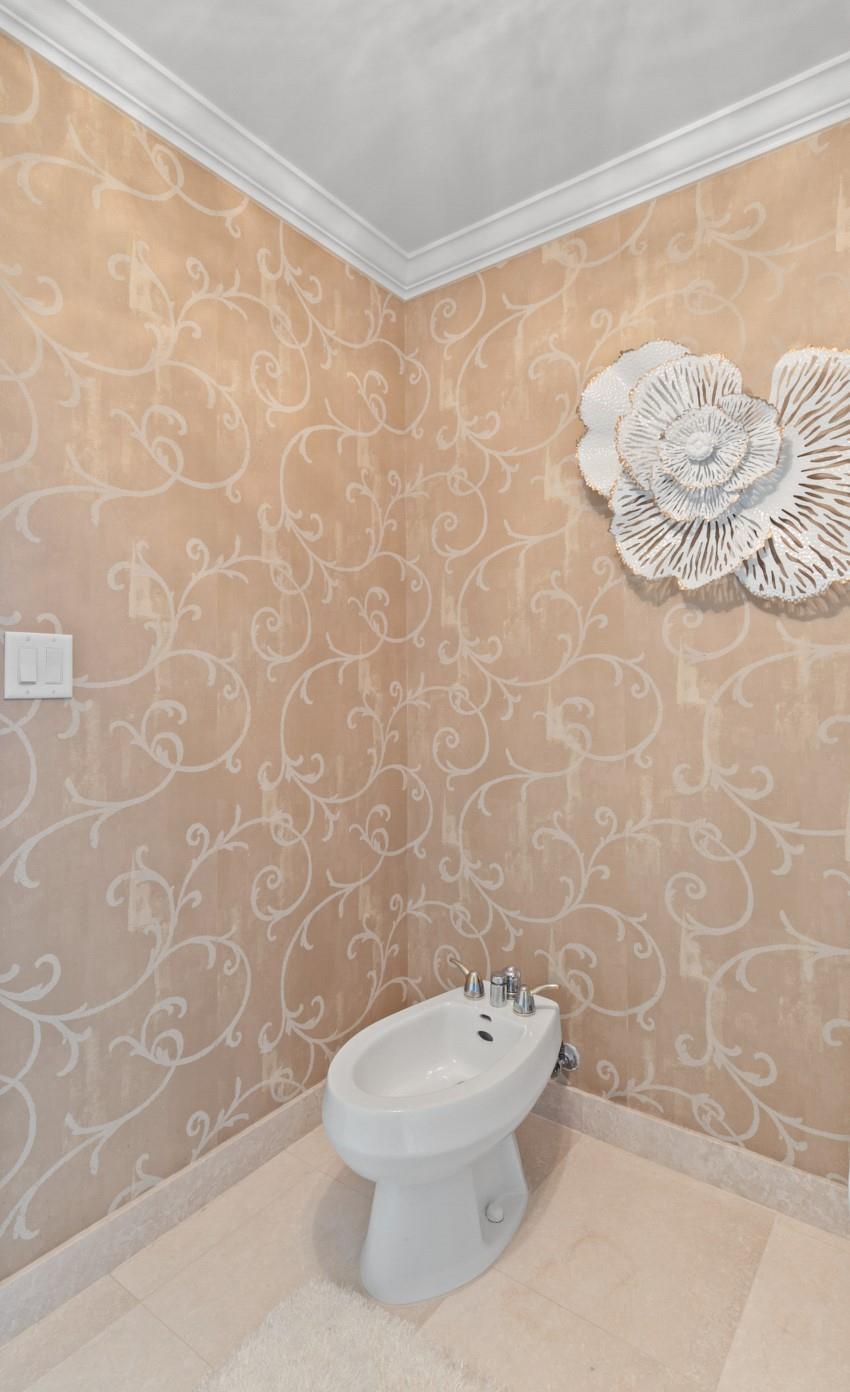 1063 Hillsboro Mile #501 Hillsboro Beach, FL 33062