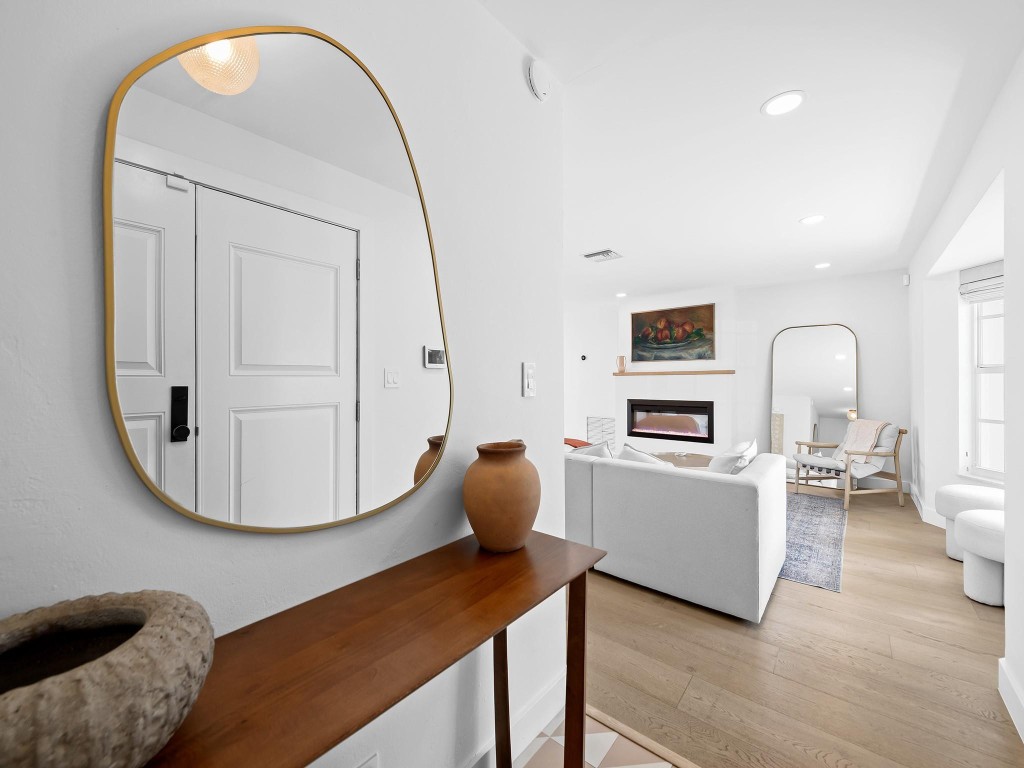 44 Fort Royal Is Fort Lauderdale, FL 33308