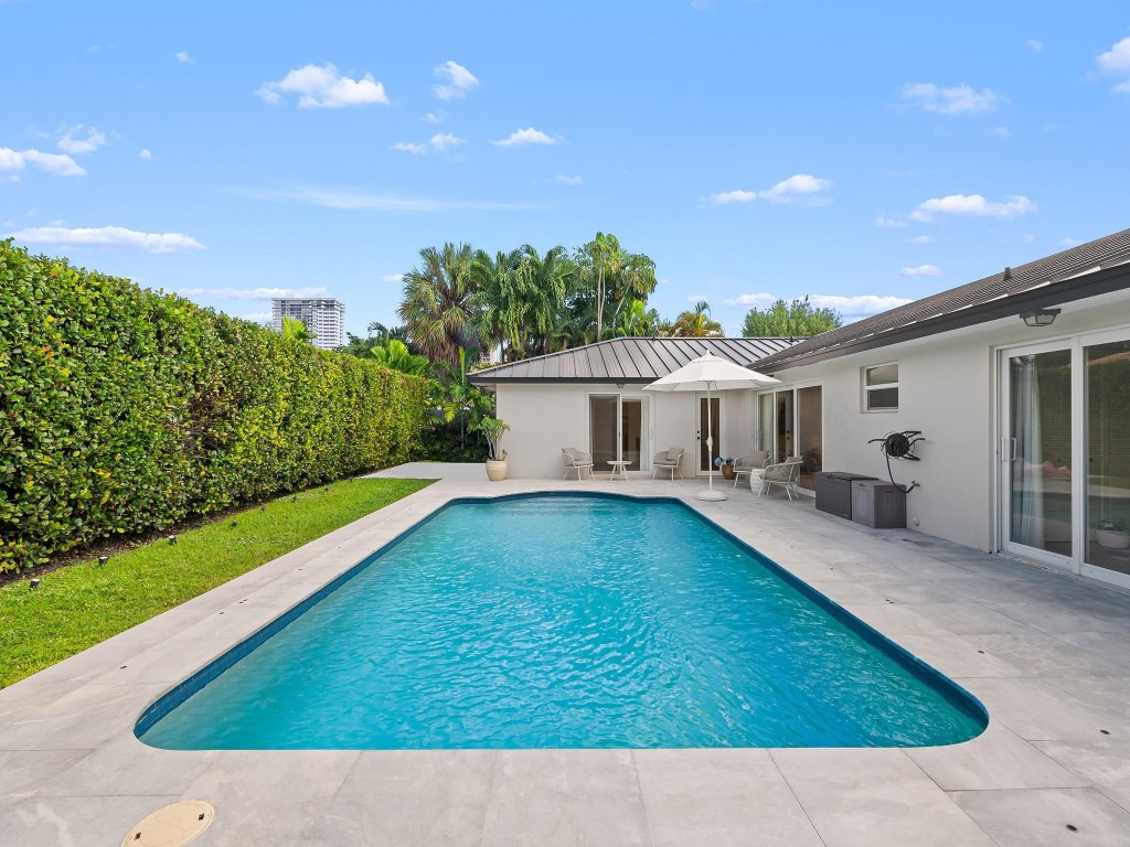 44 Fort Royal Is Fort Lauderdale, FL 33308