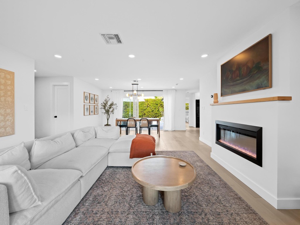 44 Fort Royal Is Fort Lauderdale, FL 33308