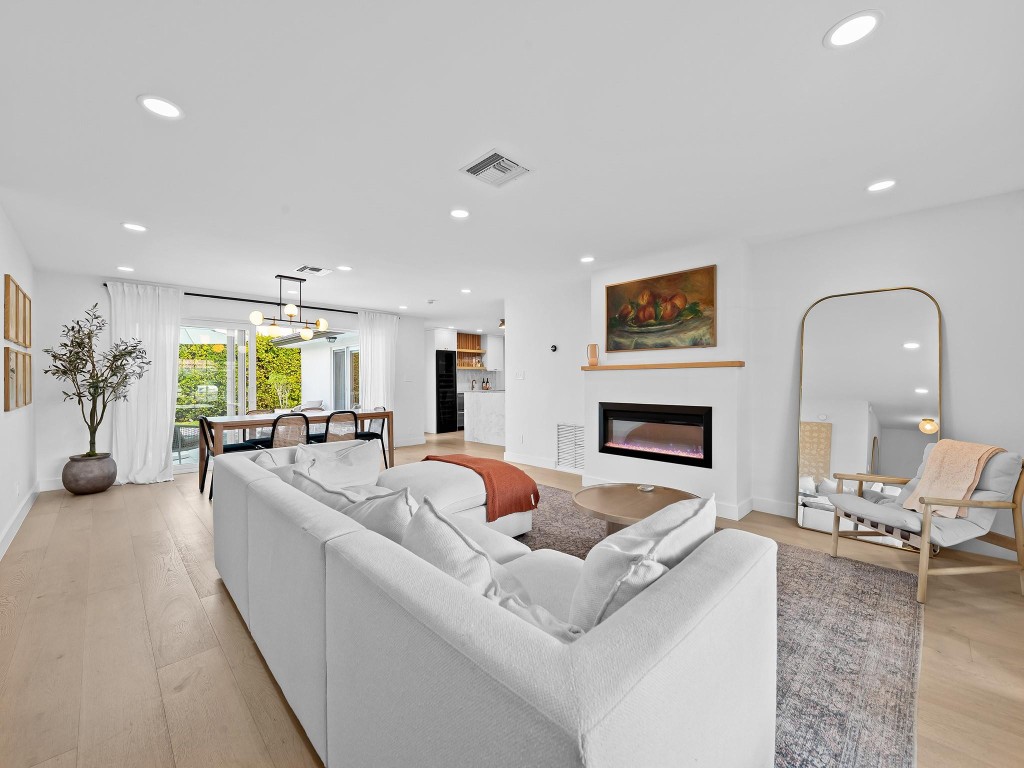 44 Fort Royal Is Fort Lauderdale, FL 33308