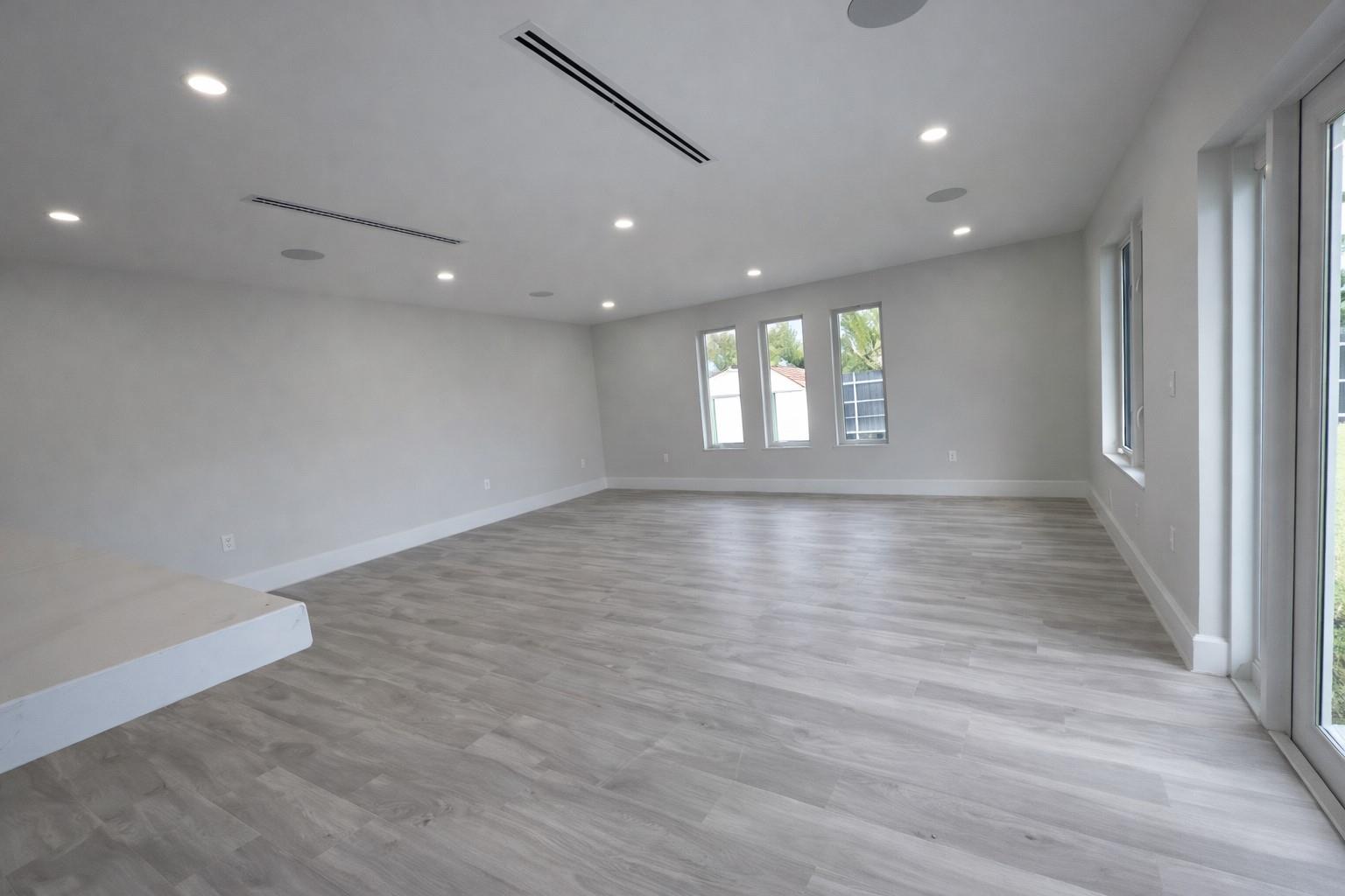 7825 SW 35th Ter Miami, FL 33155