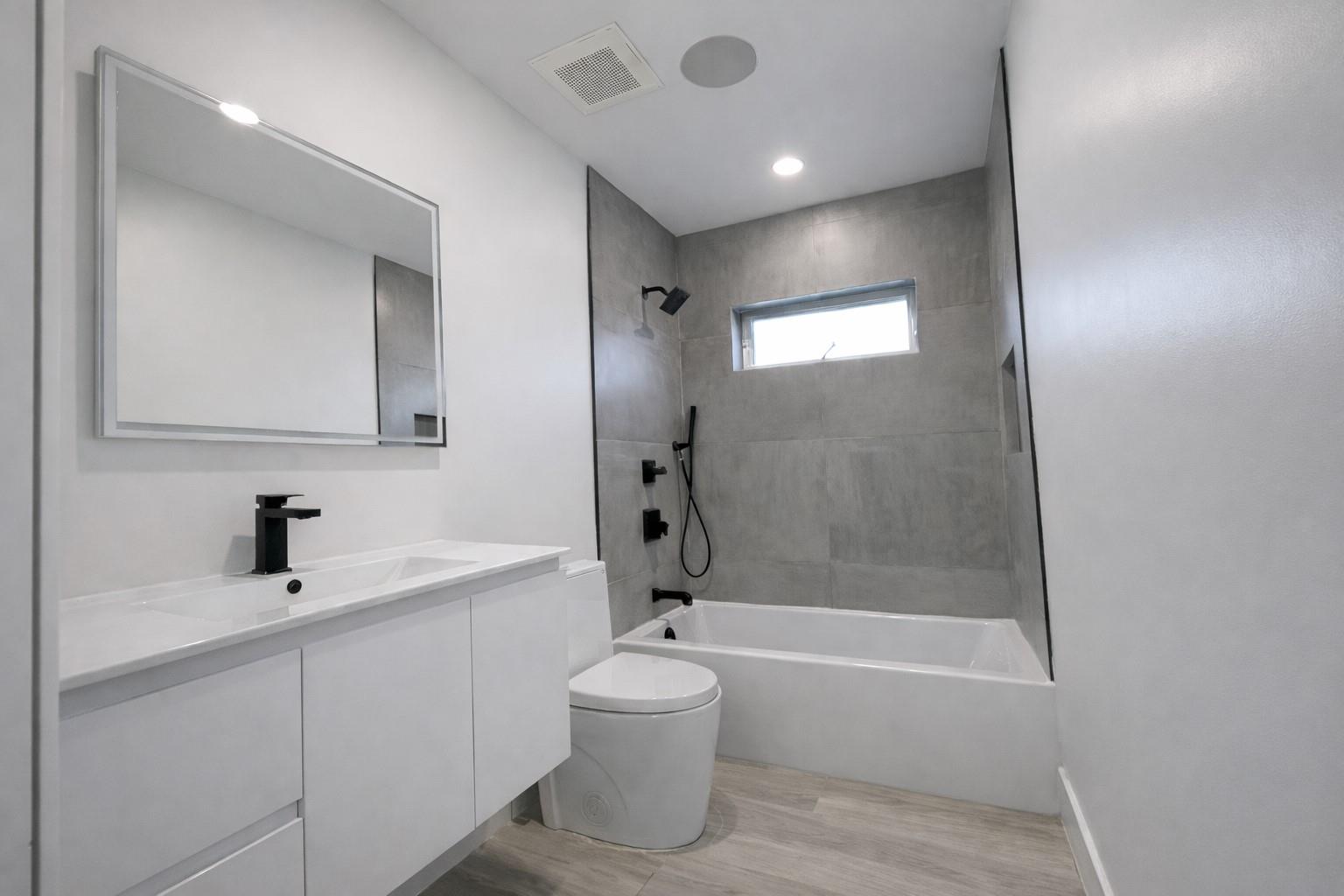 7825 SW 35th Ter Miami, FL 33155