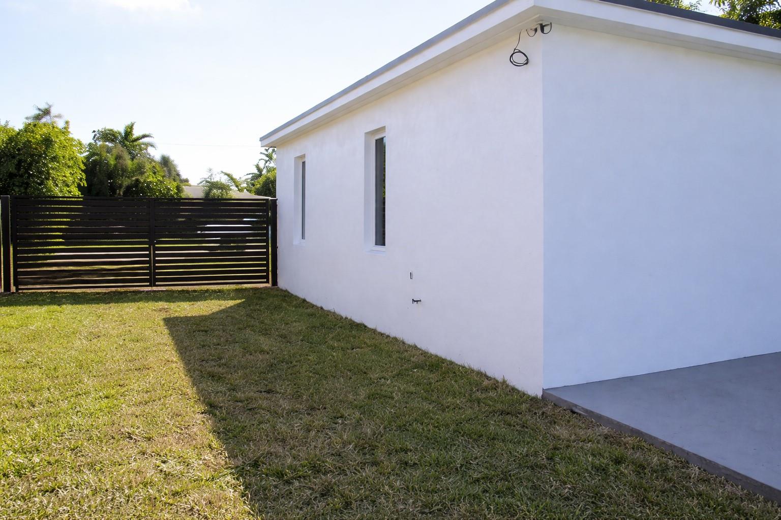 7825 SW 35th Ter Miami, FL 33155