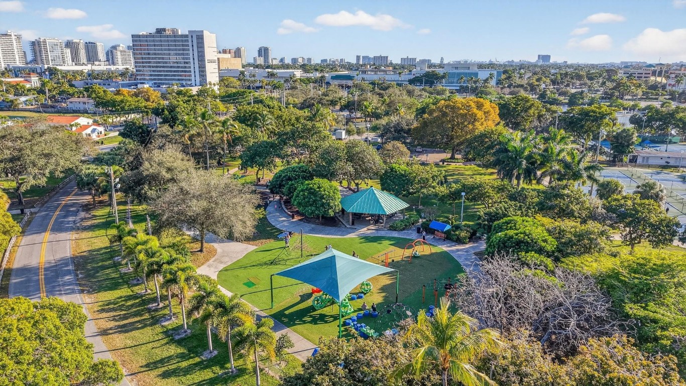 2317 NE 12th Fort Lauderdale, FL 33304