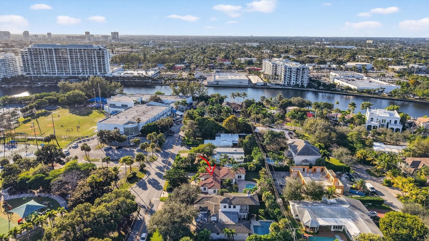 2317 NE 12th Fort Lauderdale, FL 33304