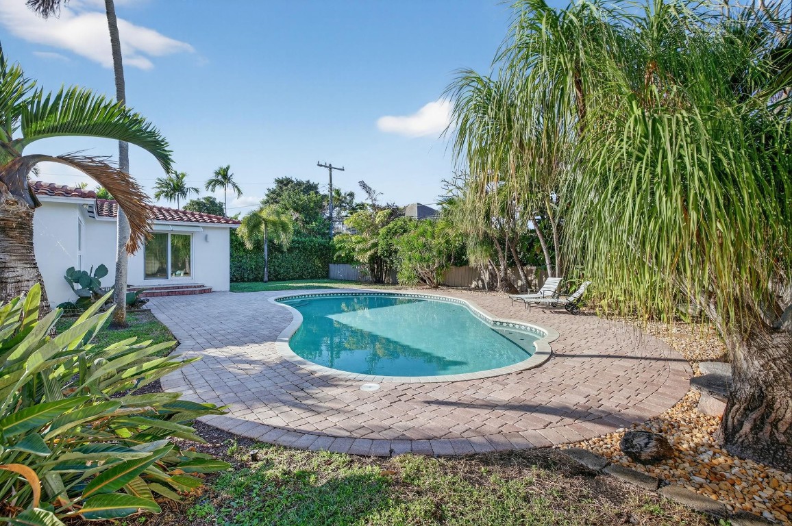 2317 NE 12th Fort Lauderdale, FL 33304